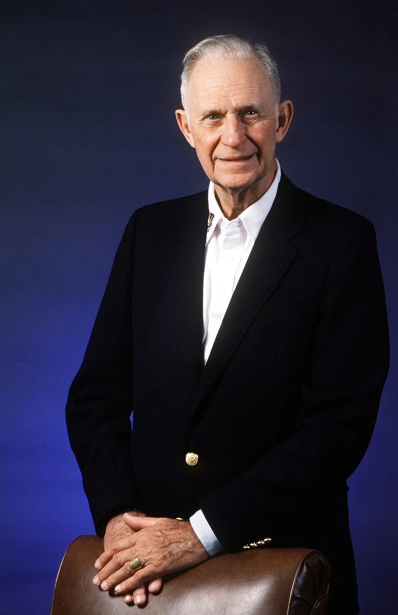 Portrait of Verne Orr (1916–2008) – memorial page