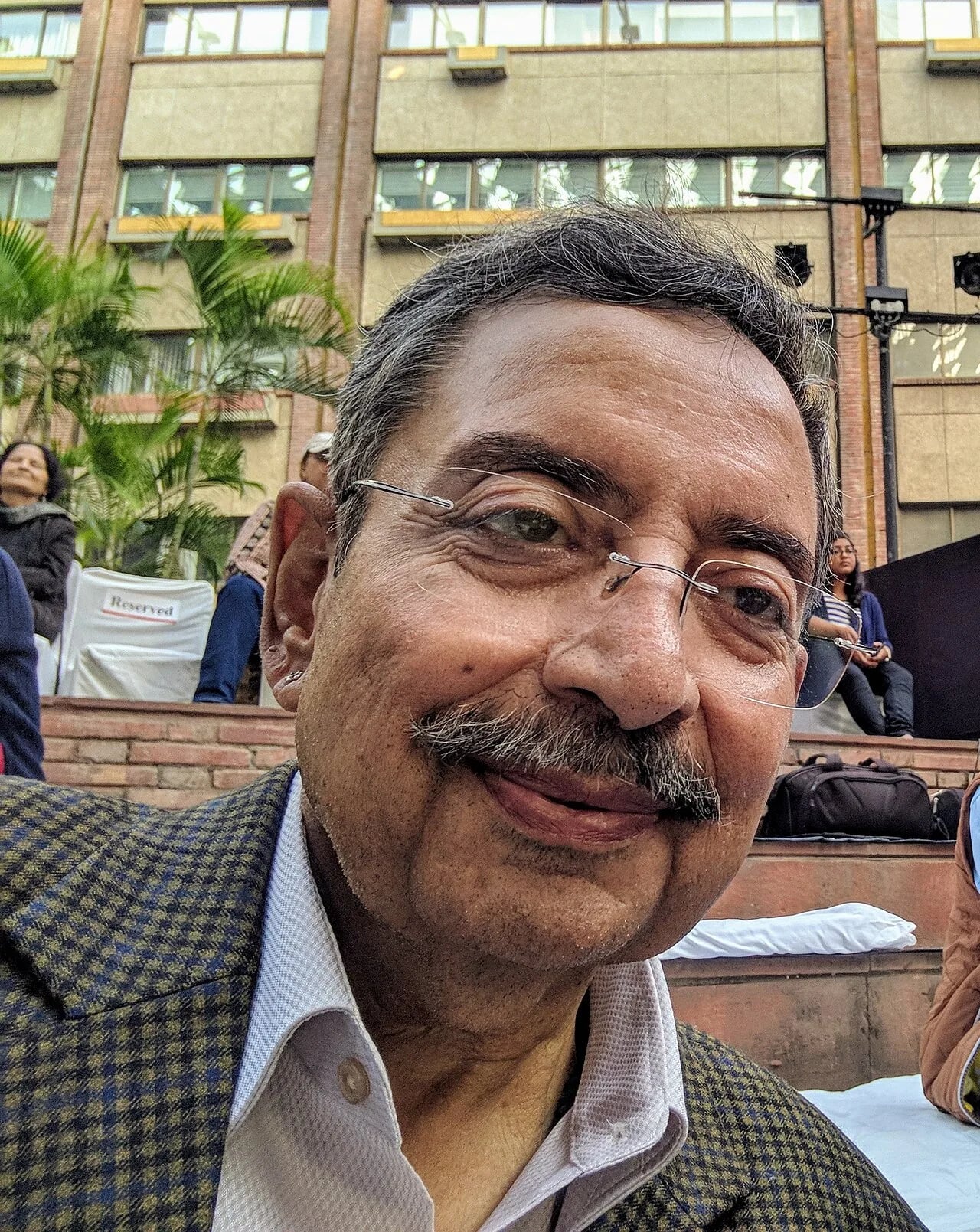 Portrait of Vinod Dua (1954–2021) – memorial page
