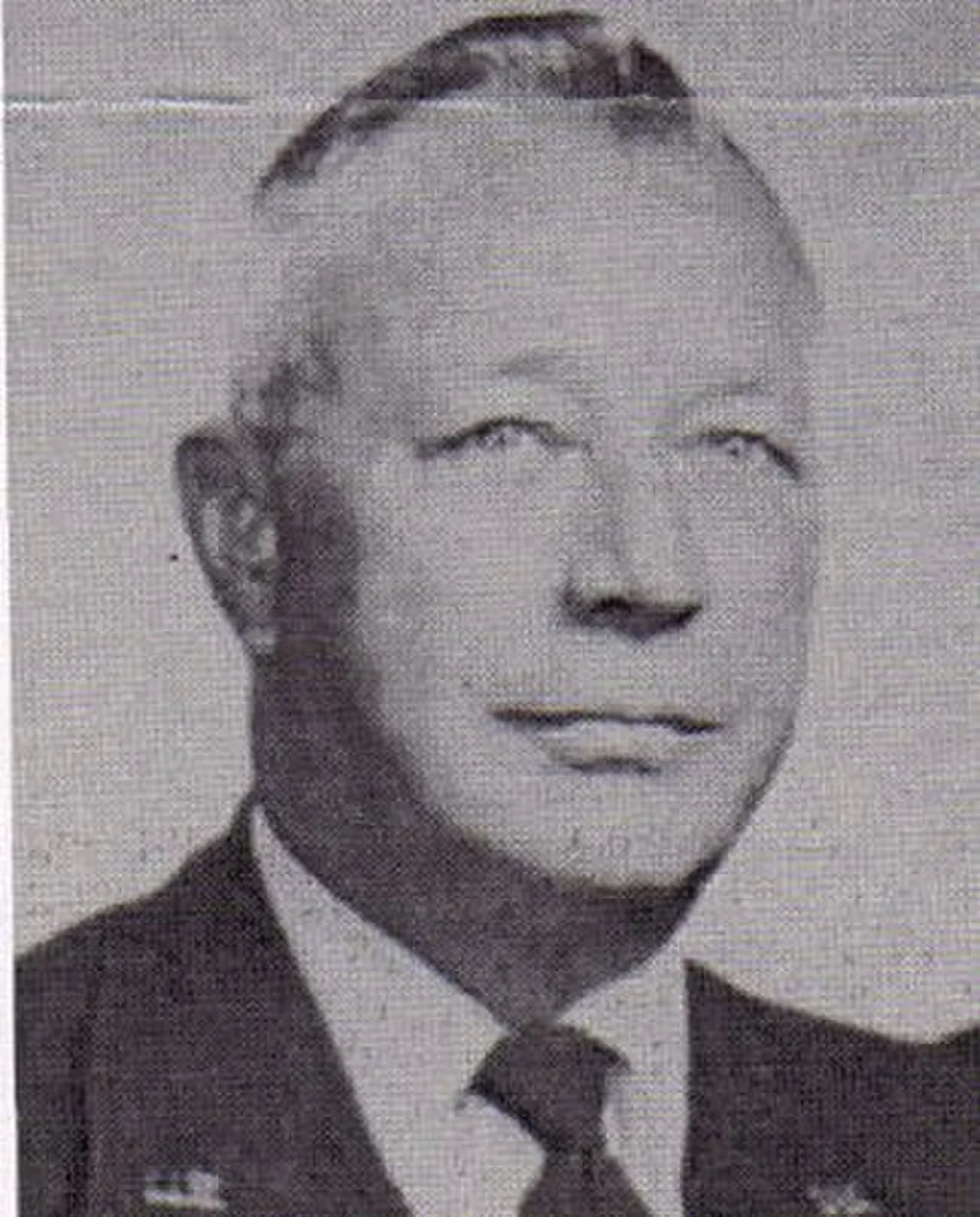 Portrait of Virgil R. Miller (1900–1968) – memorial page