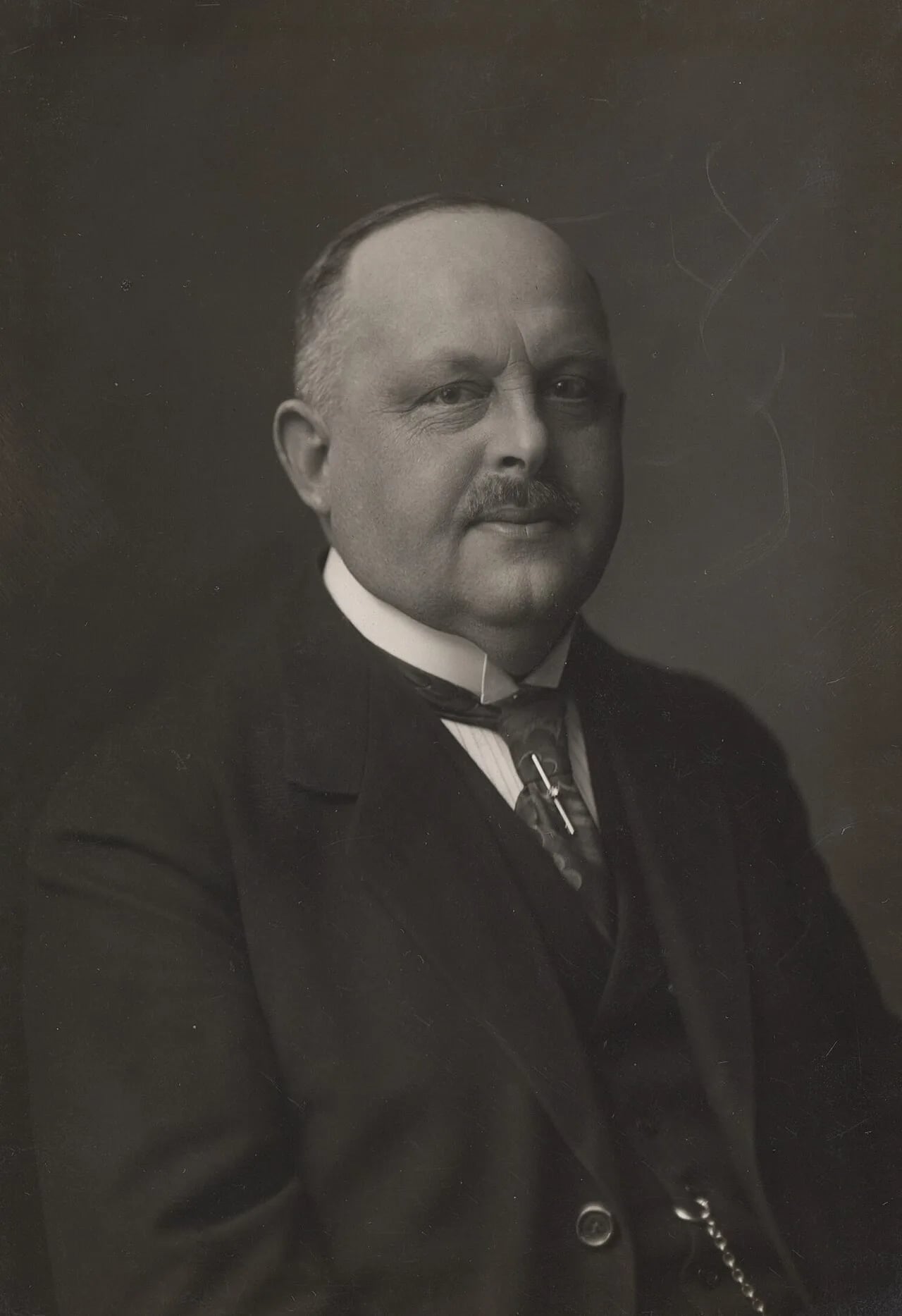 Portrait of Oluf Krag (1870–1942) – memorial page