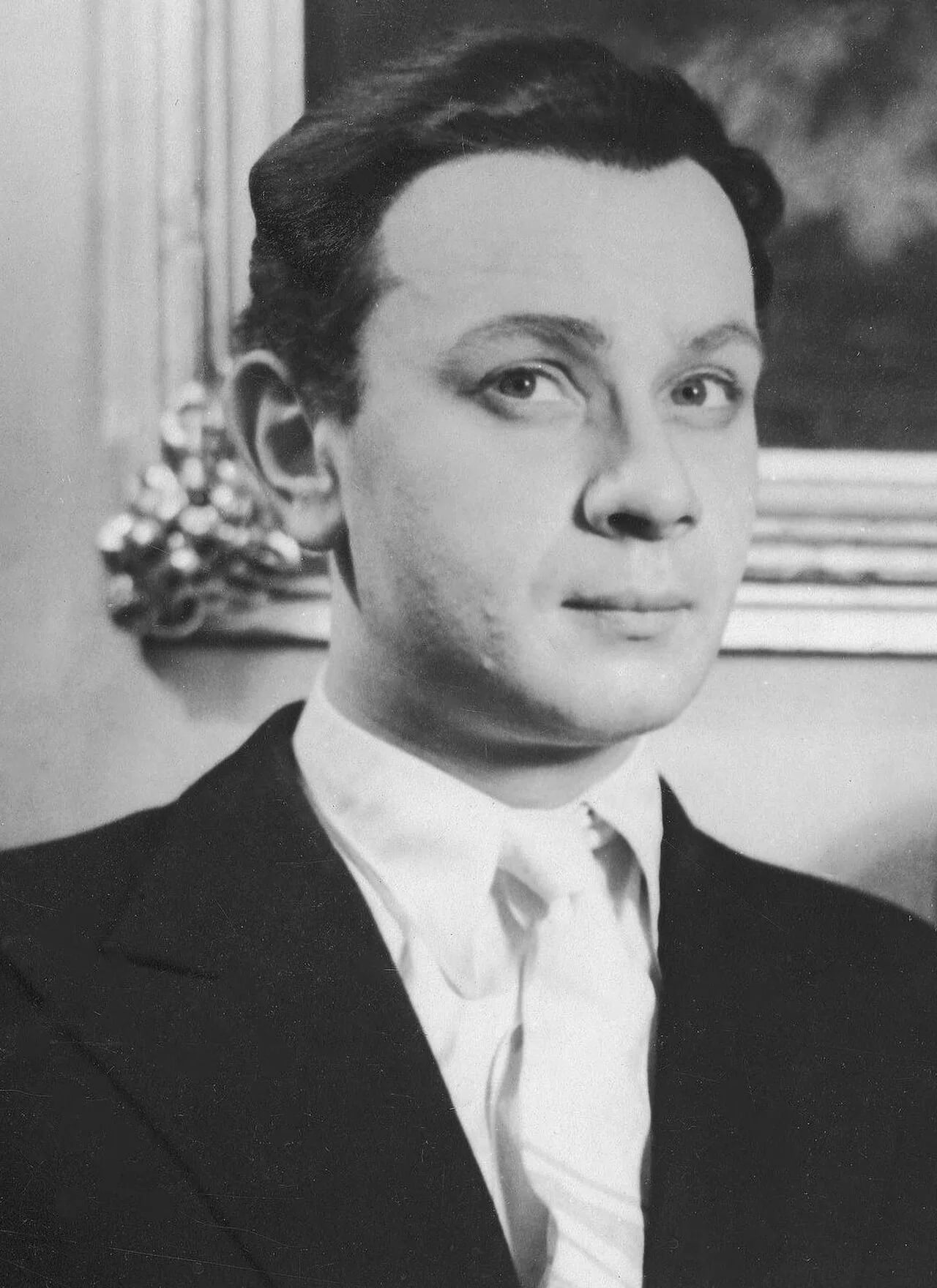 Portrait of Janusz Jaroń (1907–1960) – memorial page
