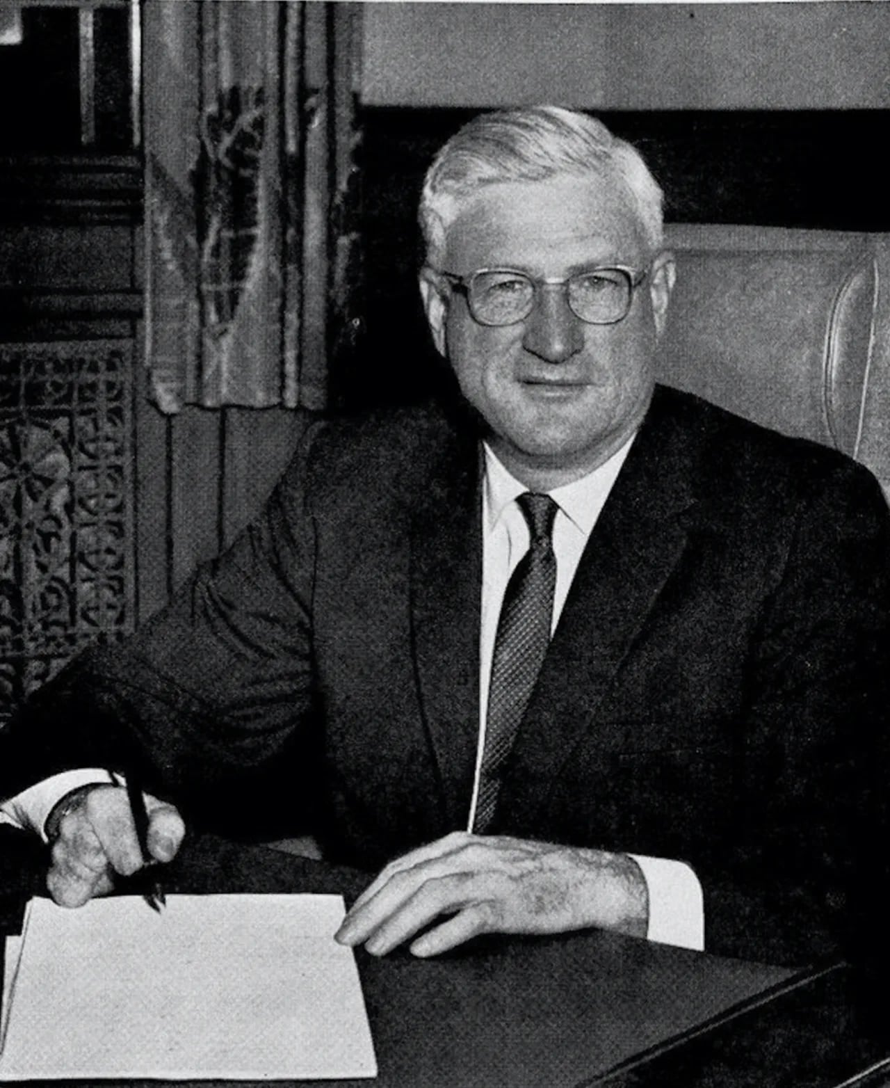 Portrait of W. L. Mooty (1906–1992) – memorial page