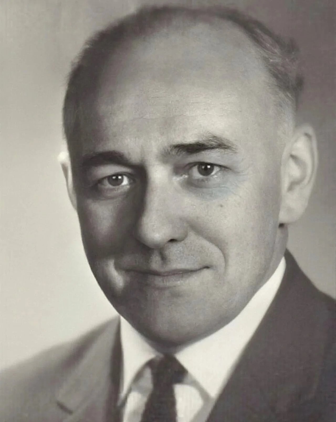 Porträt von Jerzy Twardowski (1918–1991) – Gedenkseite