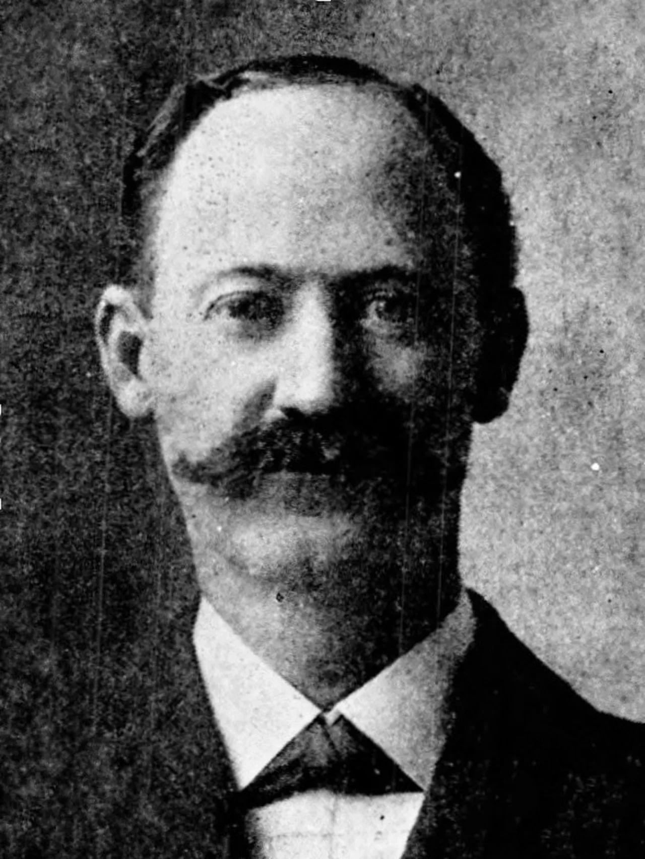 Portrait of W. T. Hutchens (1859–1940) – memorial page
