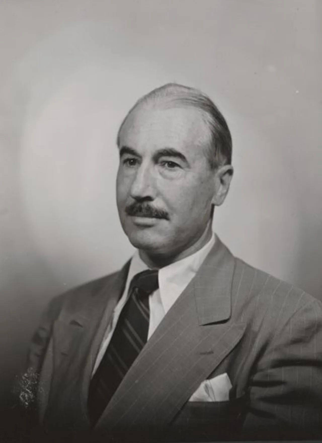 Portrait of Walter Crocker (1902–2002) – memorial page