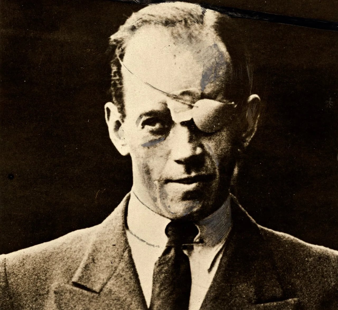 Portrait of Walter G. R. Hinchliffe (1894–1928) – memorial page