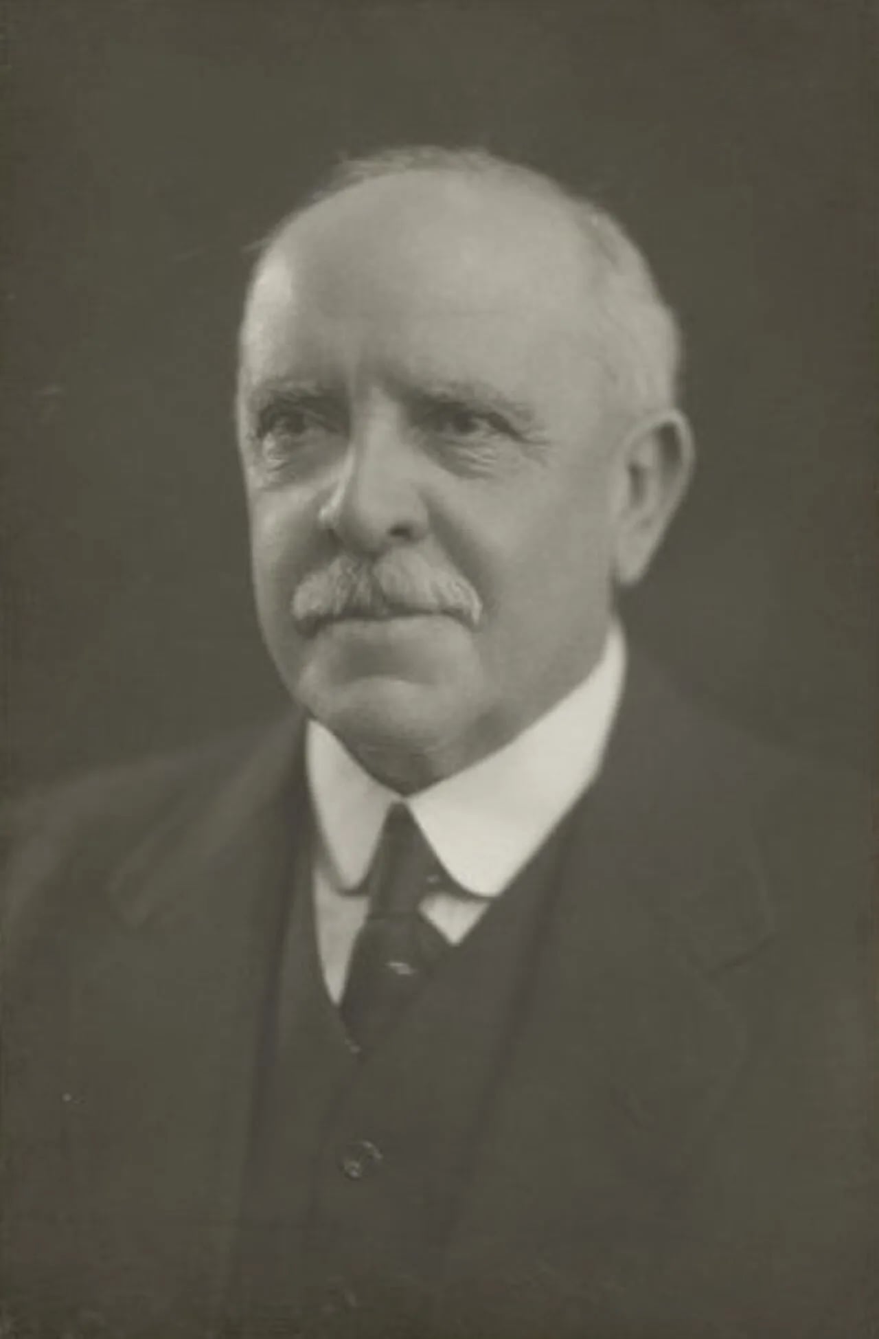 Portrait of Walter Kingsmill (1864–1935) – memorial page