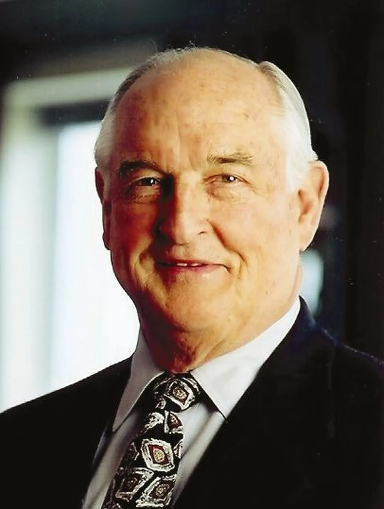 Porträt von Walter Scott Jr. (1931–2021) – Gedenkseite