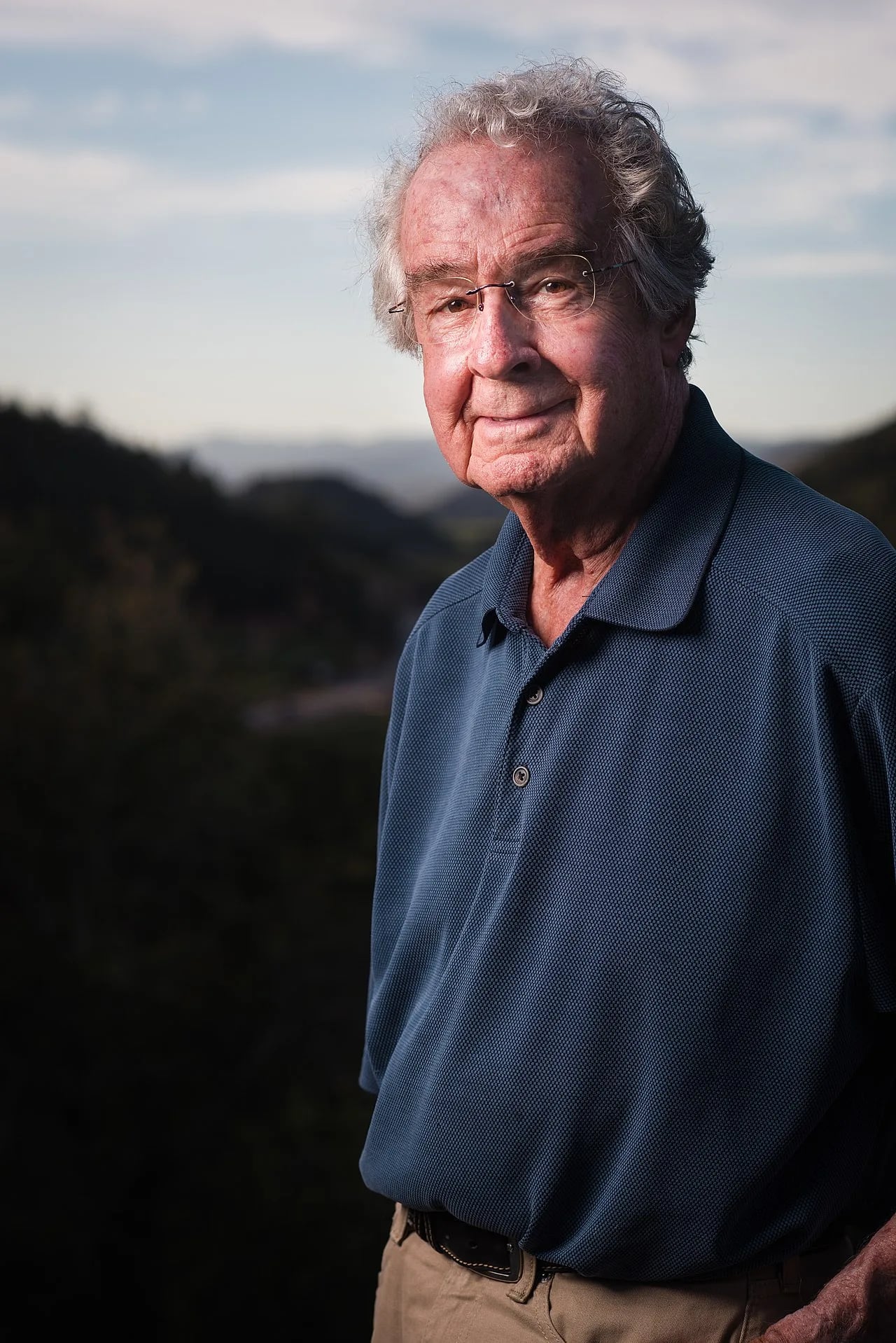 Portrait of Warren Winiarski (1928–2024) – memorial page