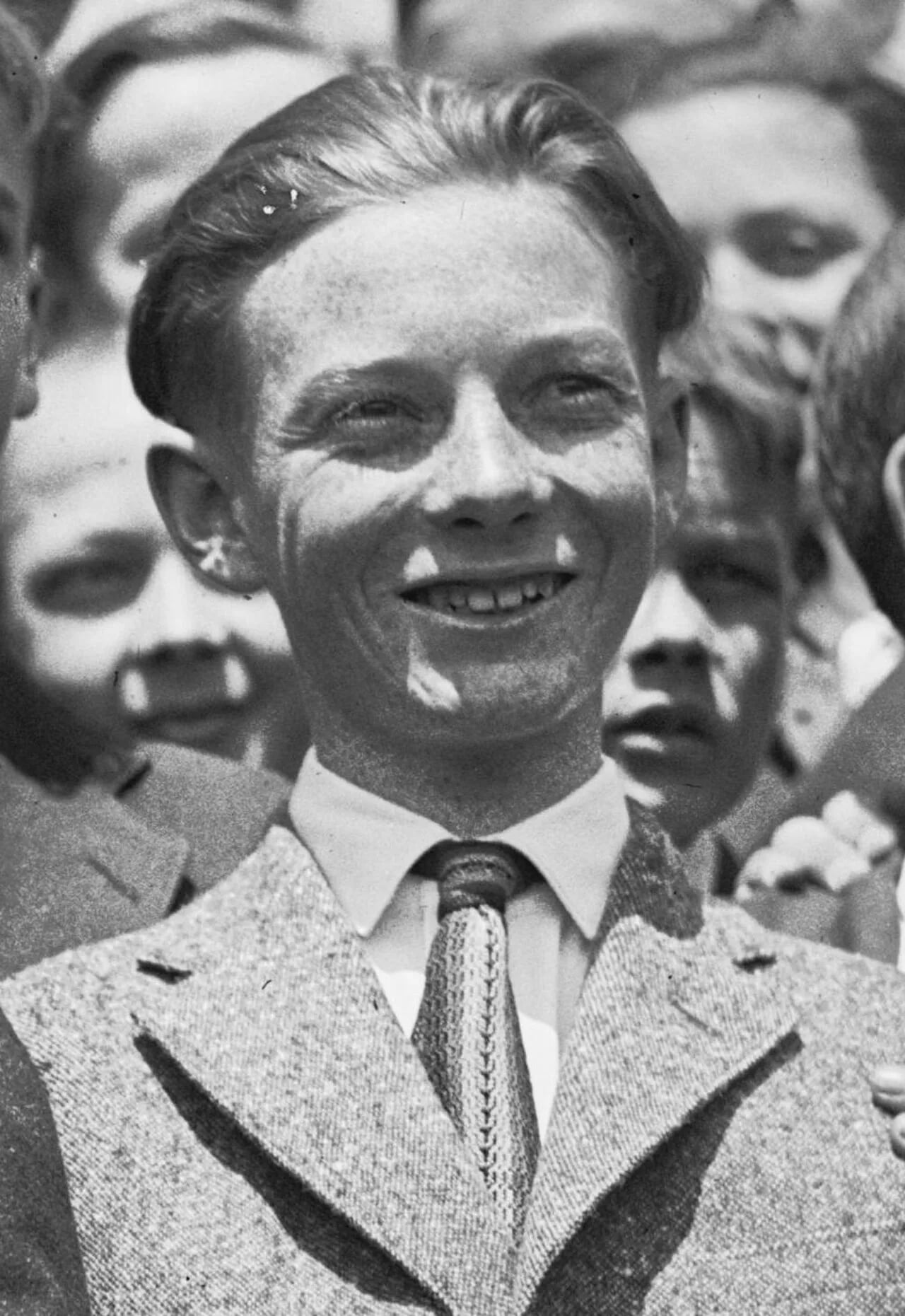Portrait of Wesley Barry (1907–1994) – memorial page