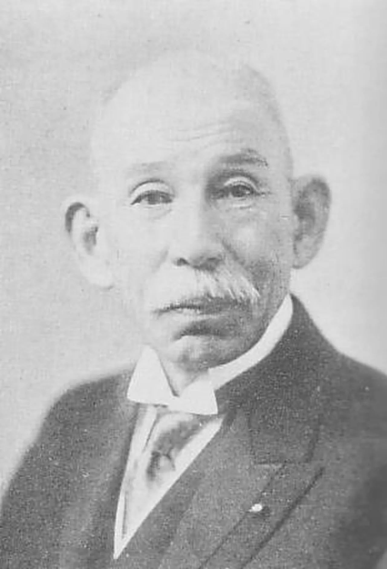 Portrait of Hozumi Nobushige (1855–1926) – memorial page