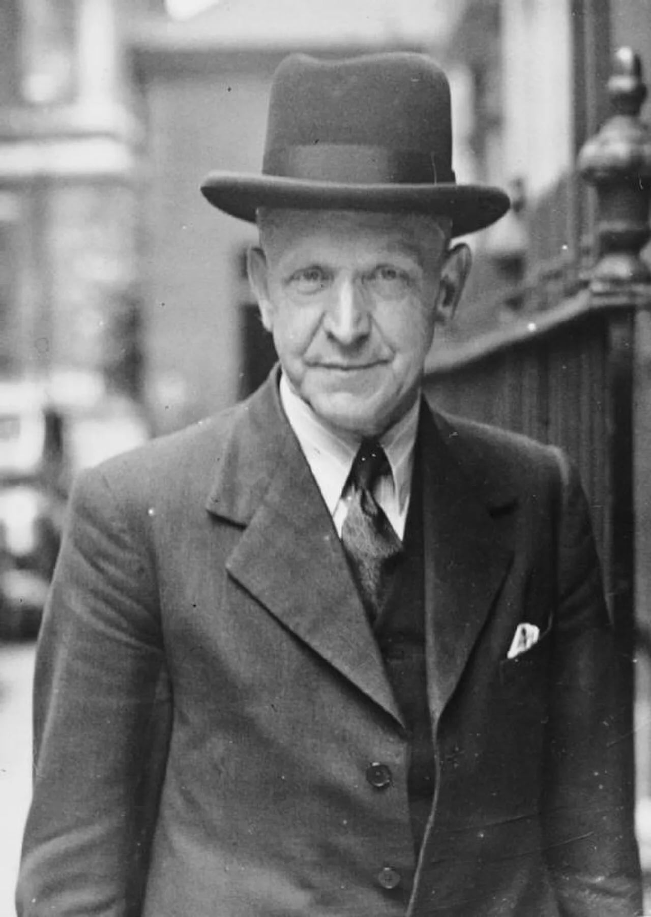 Portrait of Wilfred Paling (1883–1971) – memorial page