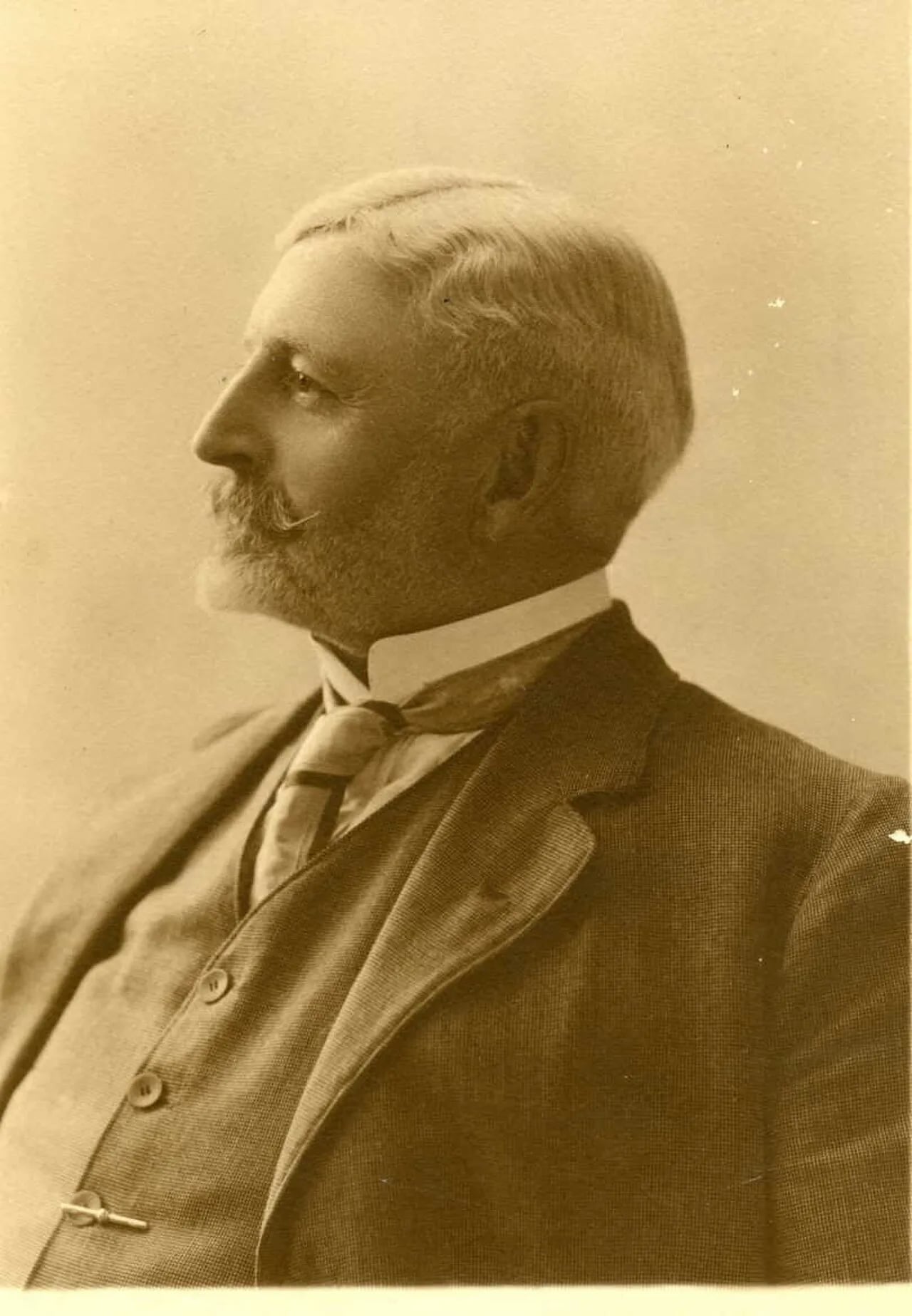 Porträt von William Dennis (1856–1920) – Gedenkseite