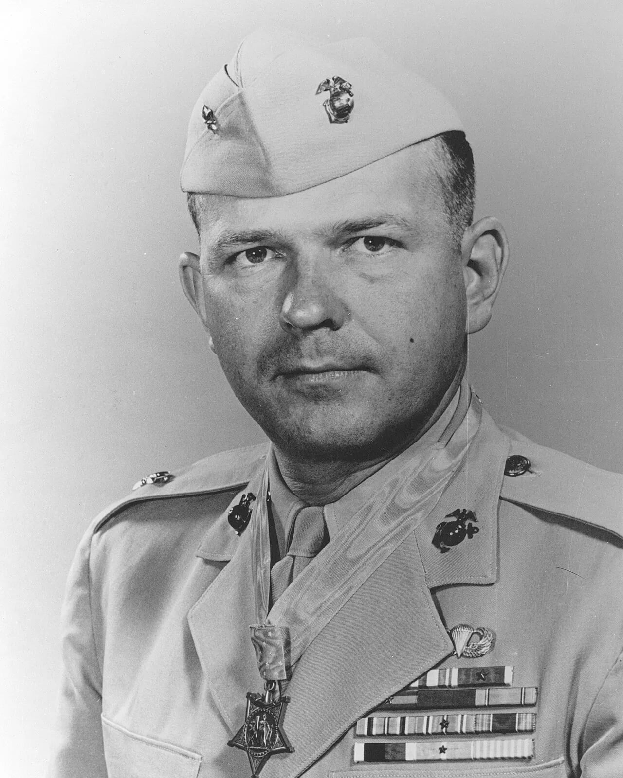Porträt von William E. Barber (1919–2002) – Gedenkseite