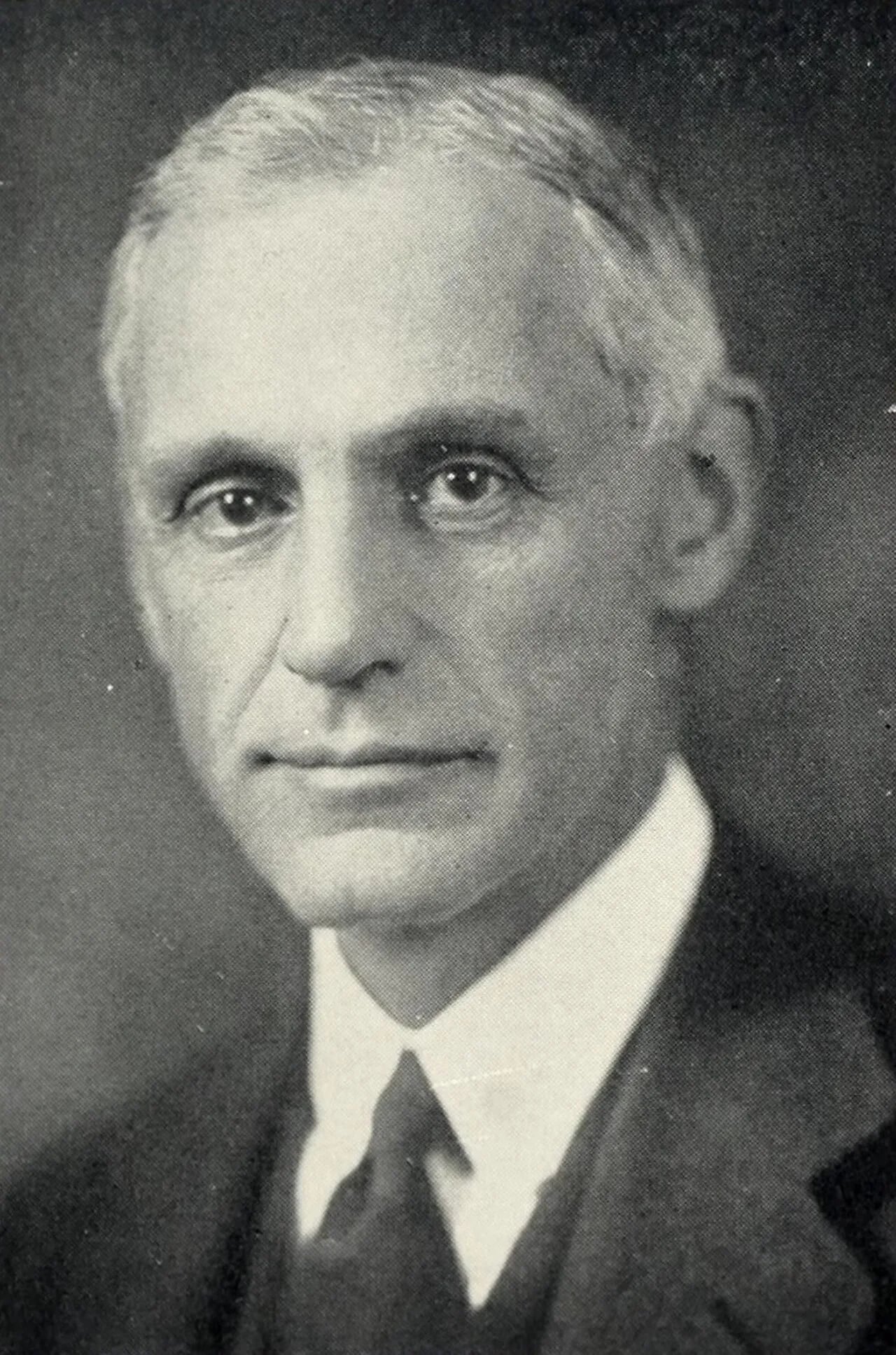 Portrait of William E. Ladd (1880–1967) – memorial page