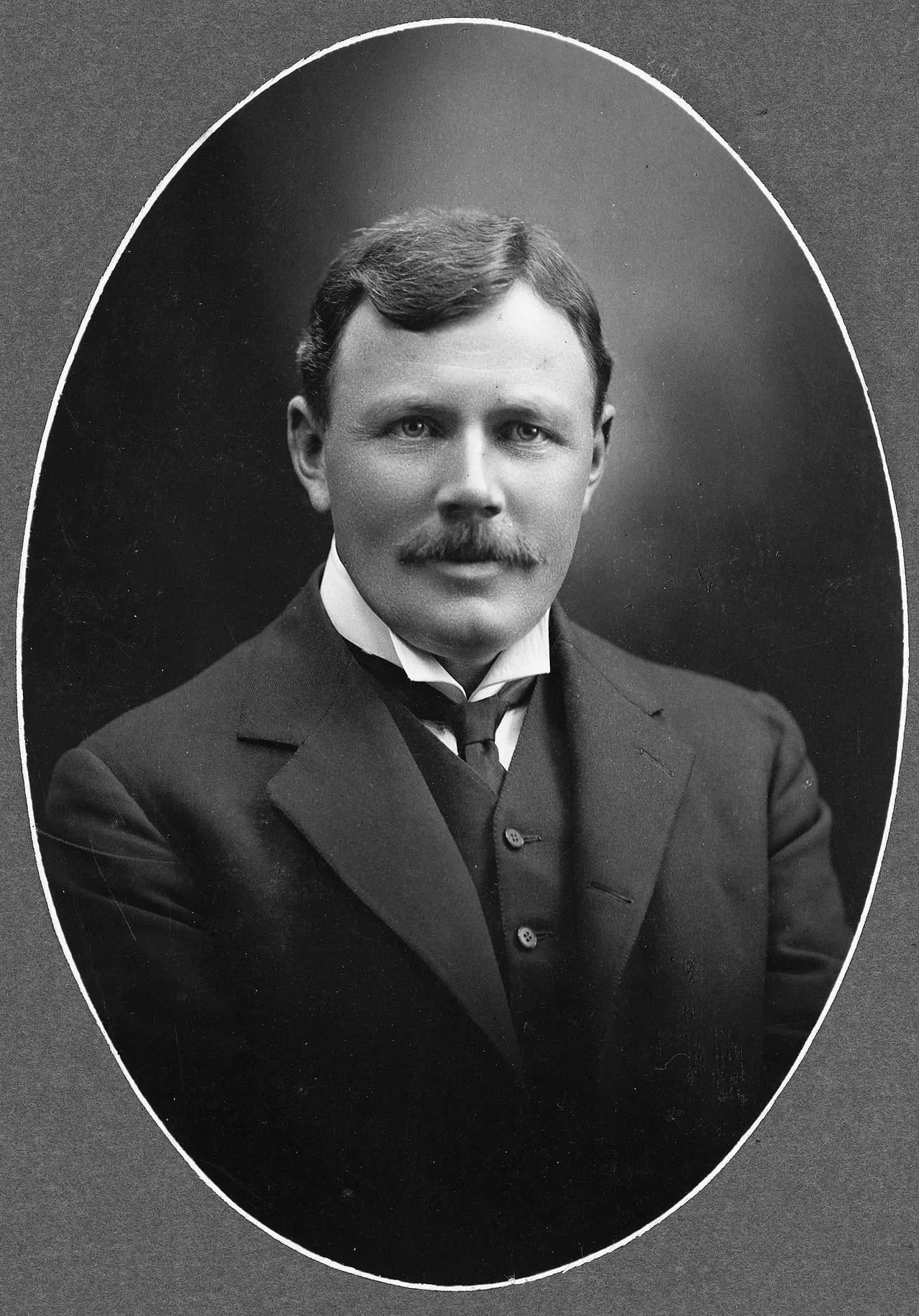 Portrait of William Hughes Field (1861–1944) – memorial page