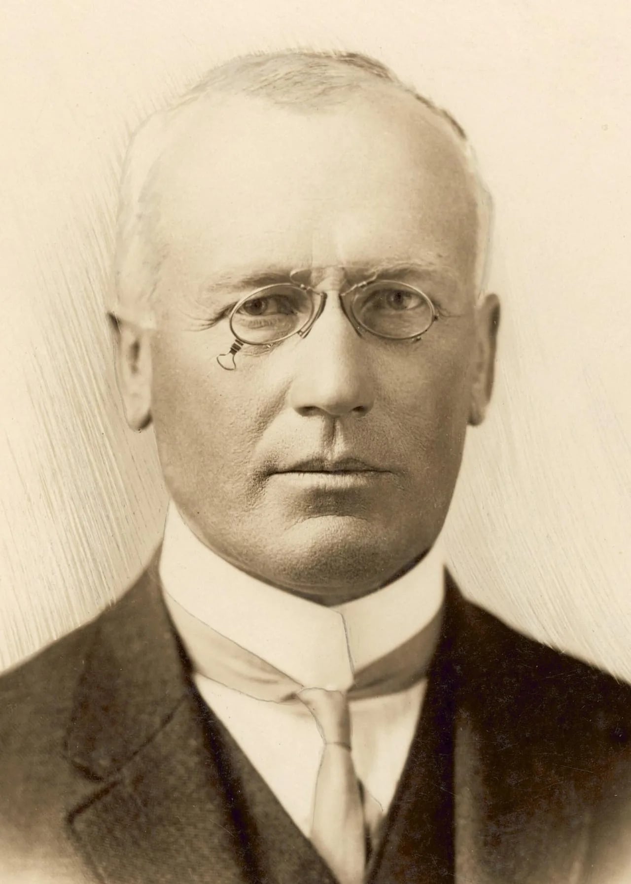 Portrait of William Irvine (1858–1943) – memorial page