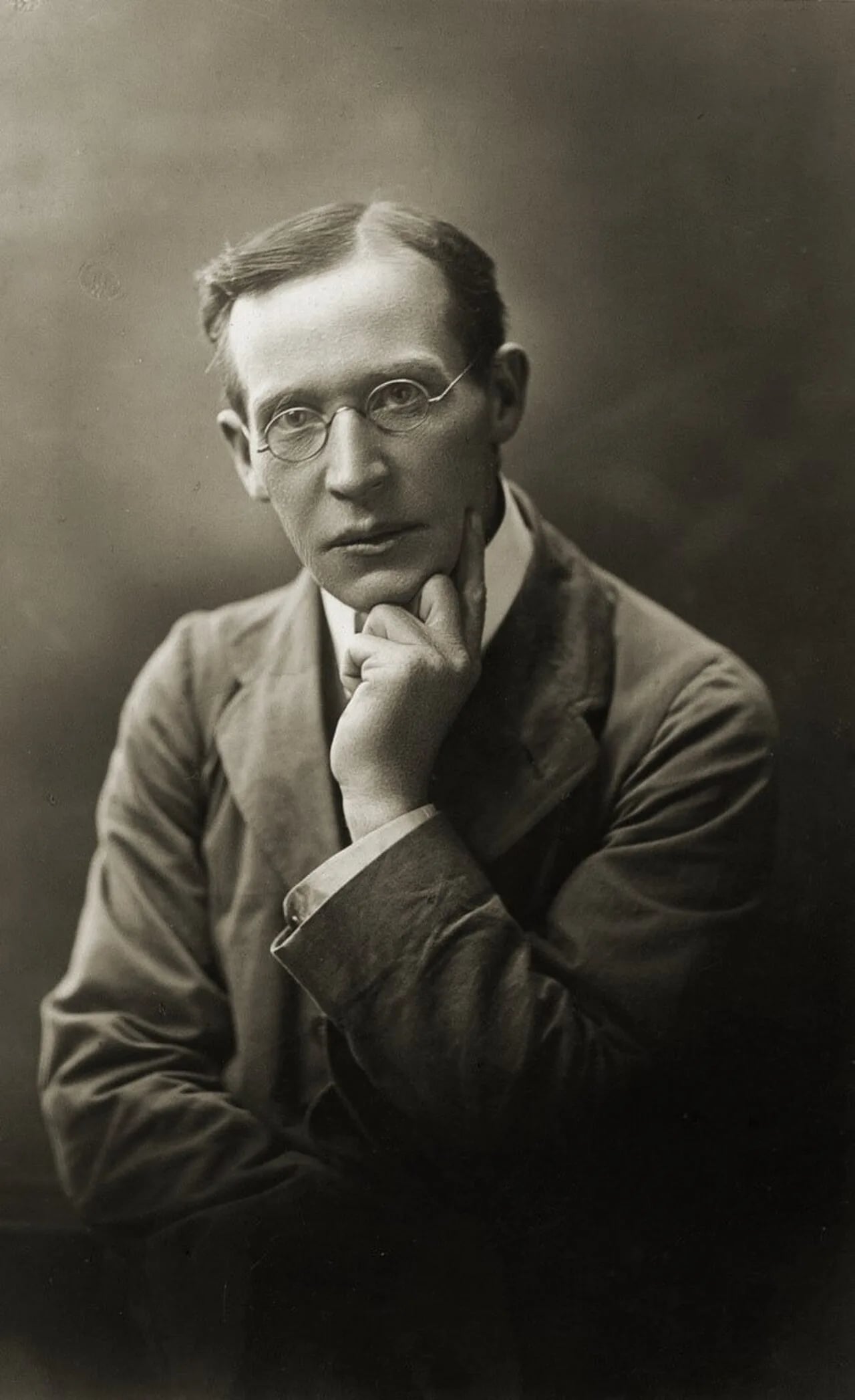 Portrait of William Jethro Brown (1868–1930) – memorial page