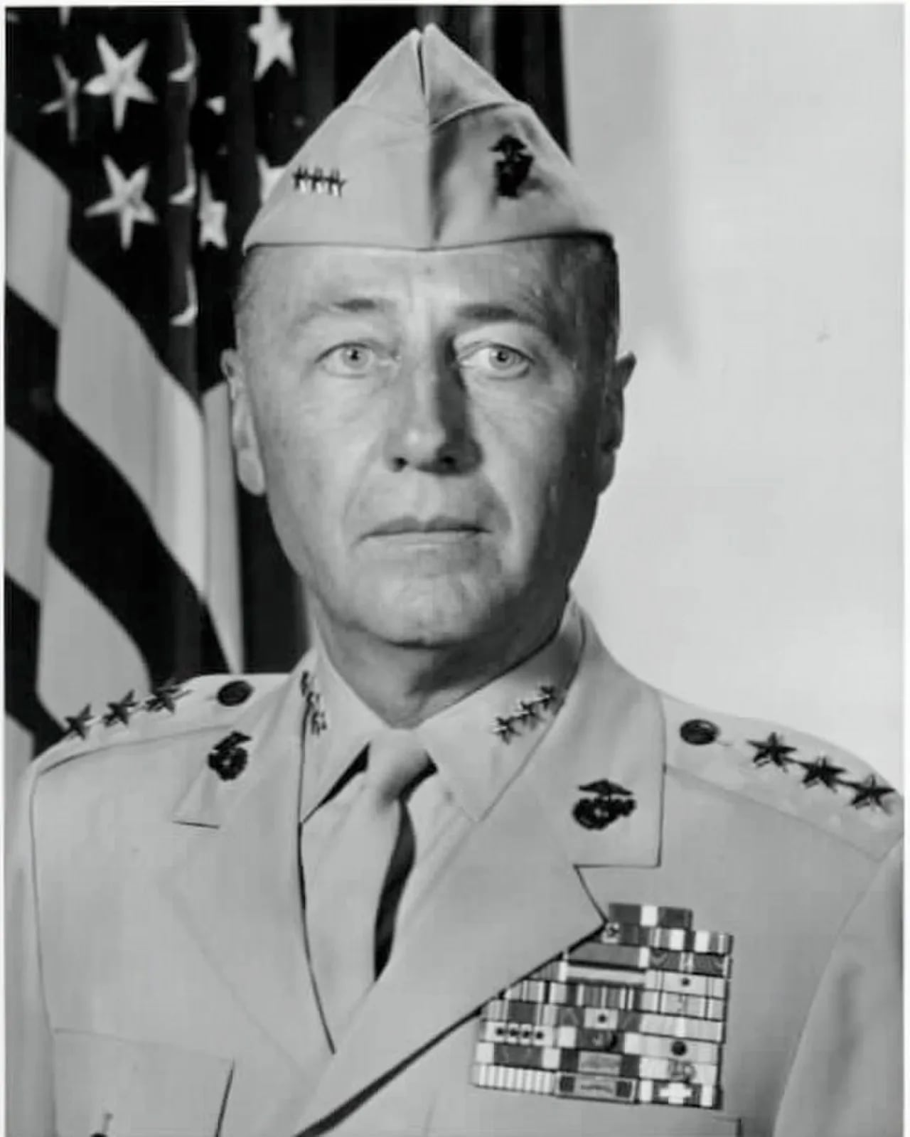 Portrait of William K. Jones (1916–1998) – memorial page