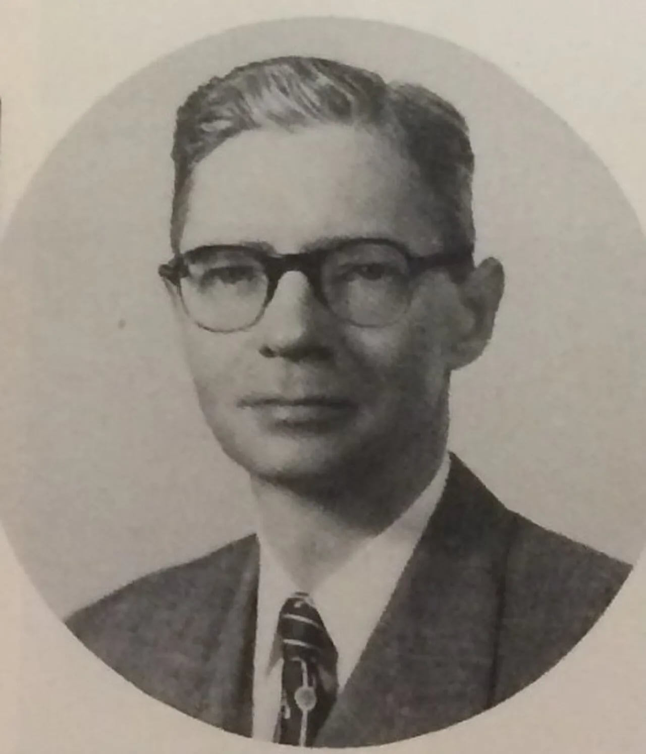 Portrait of William L. Pfeiffer (1907–1985) – memorial page