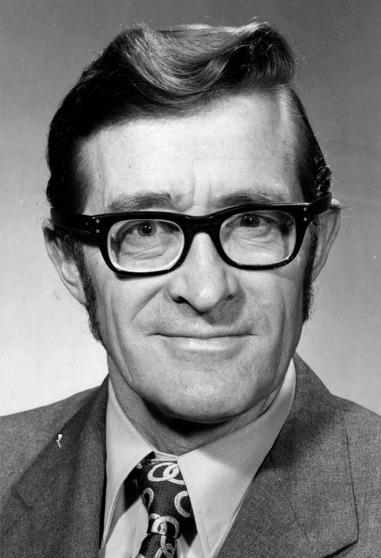 Portrait of William Leonard Hartley (1916–2003) – memorial page