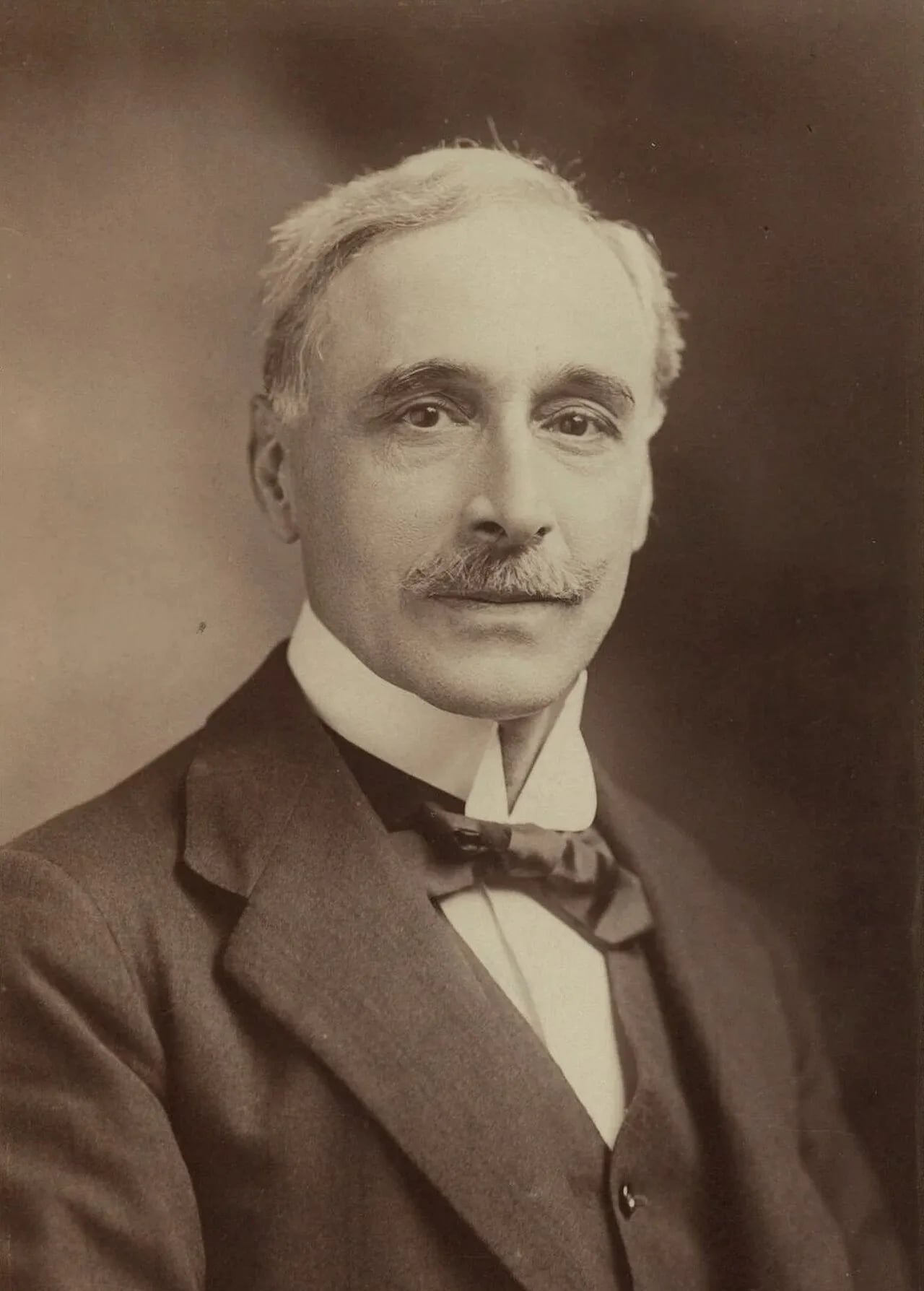Portrait of William Llewellyn (1858–1941) – memorial page
