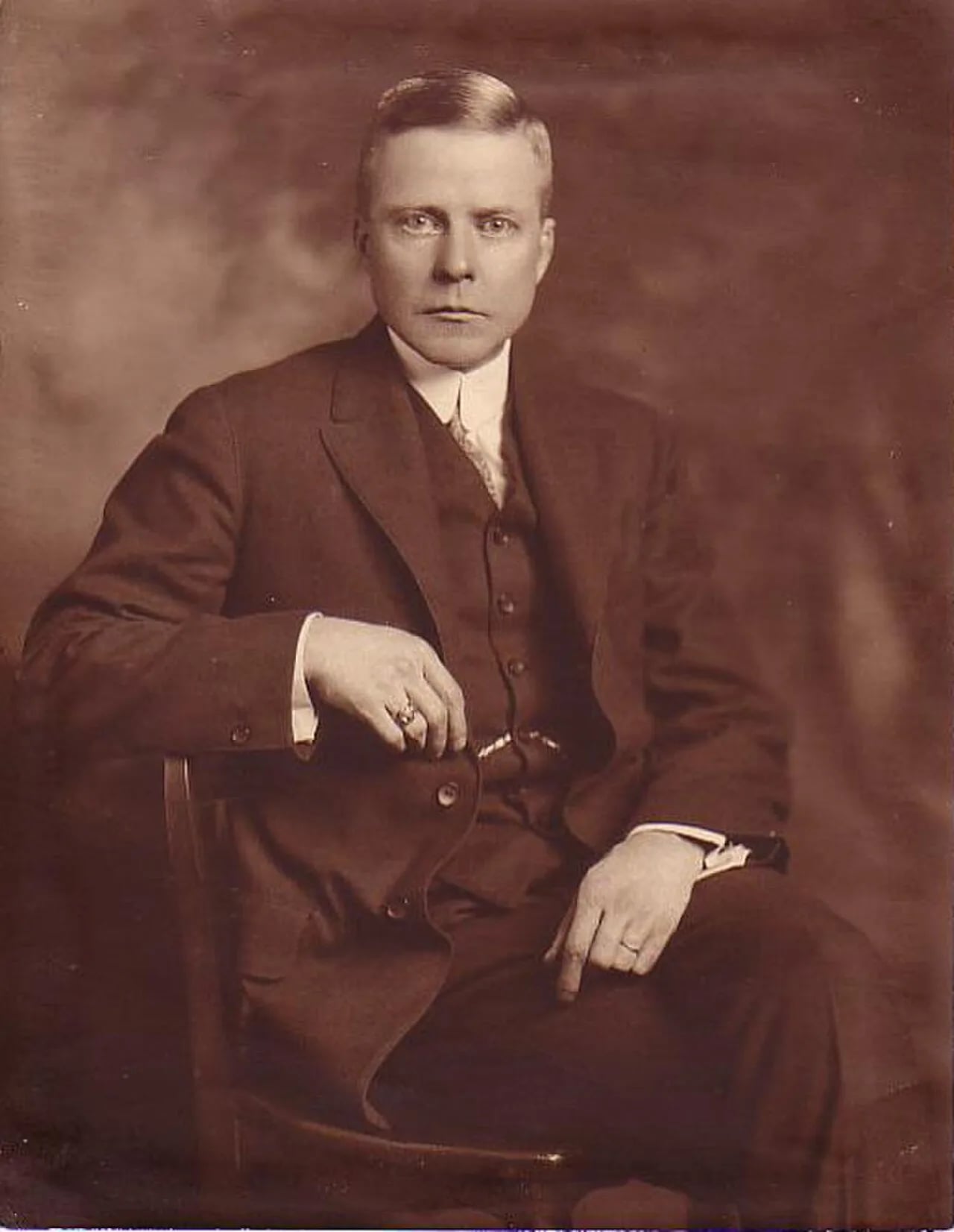 Portrait of William Martin Armistead (1873–1955) – memorial page