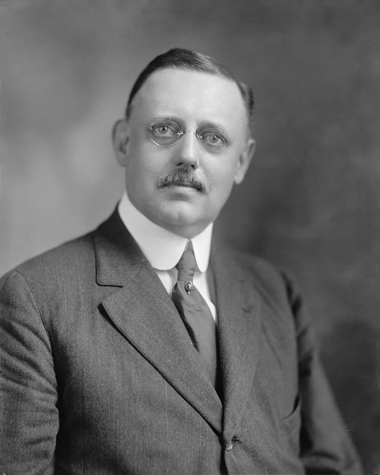 Portrait of William P. G. Harding (1864–1930) – memorial page