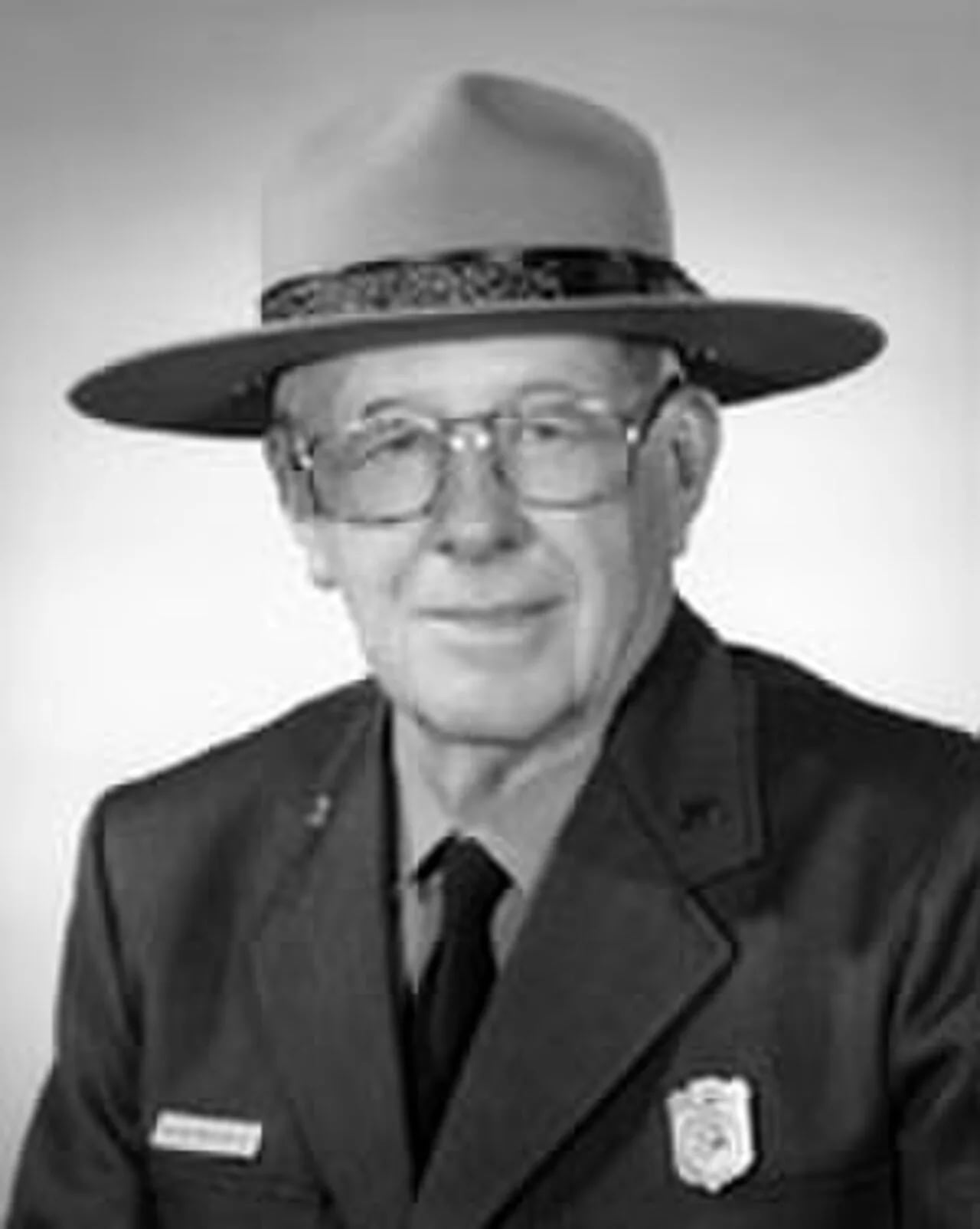 Portrait of William Penn Mott Jr. (1909–1992) – memorial page