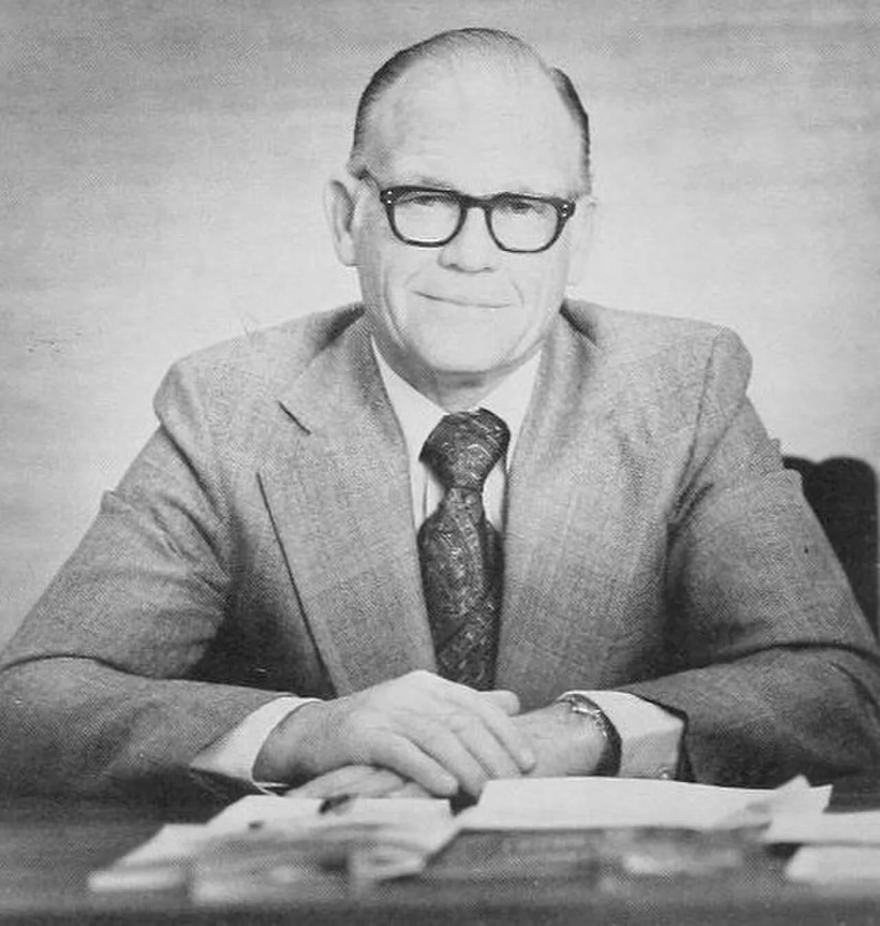 Portrait of Wilson Homer Elkins (1908–1994) – memorial page