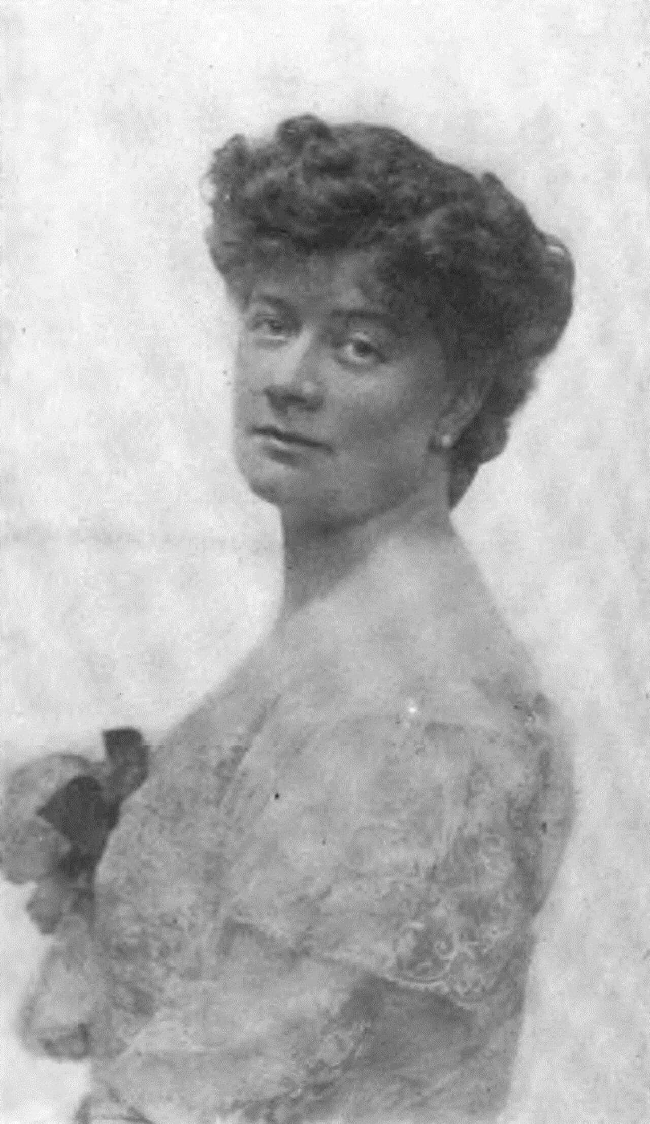 Porträt von Winifred Lewellin James (1876–1941) – Gedenkseite