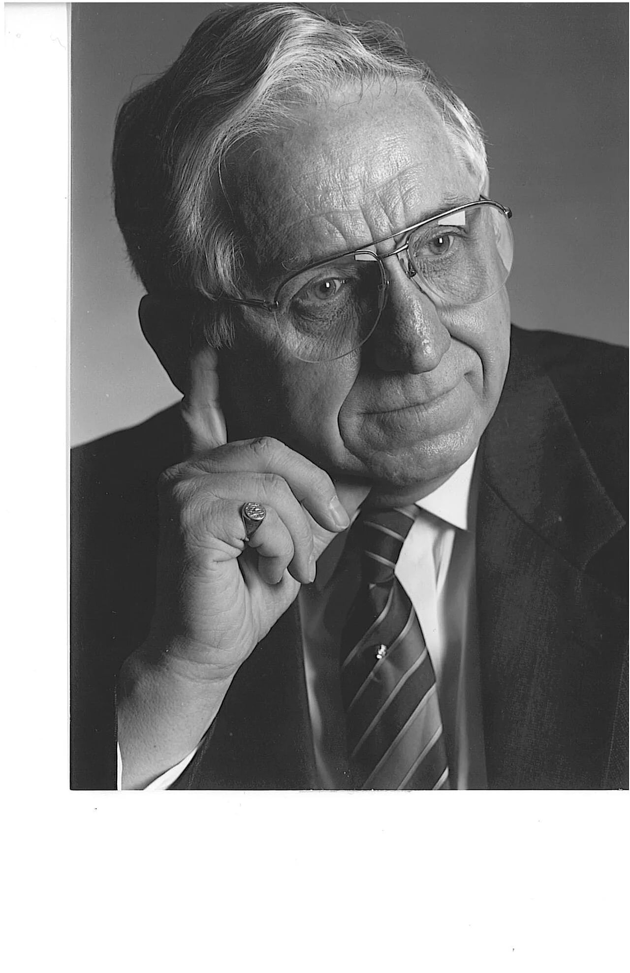 Portrait of Stanley Lovell (1927–2010) – memorial page
