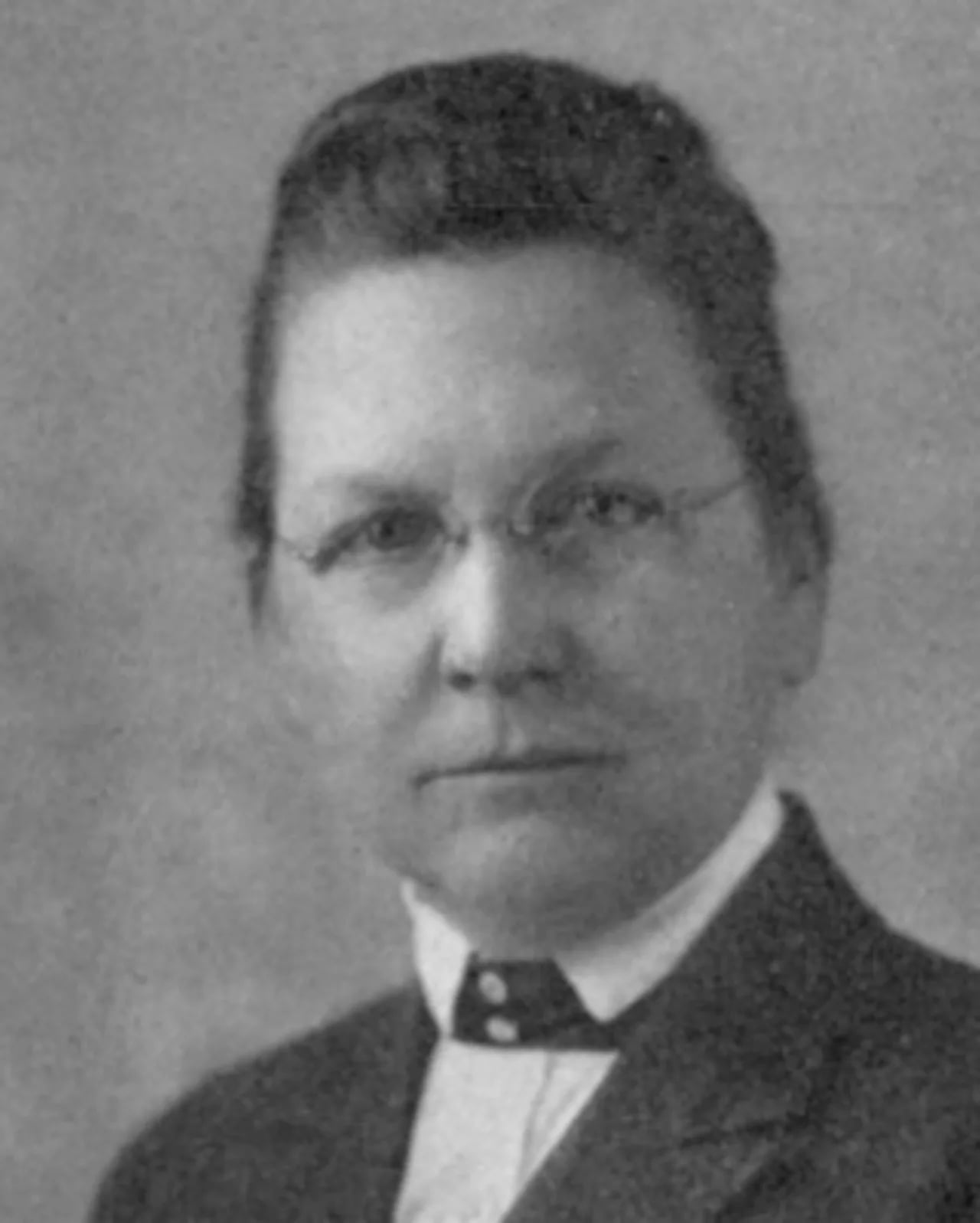Portrait of Caroline Hedger (1868–1951) – memorial page