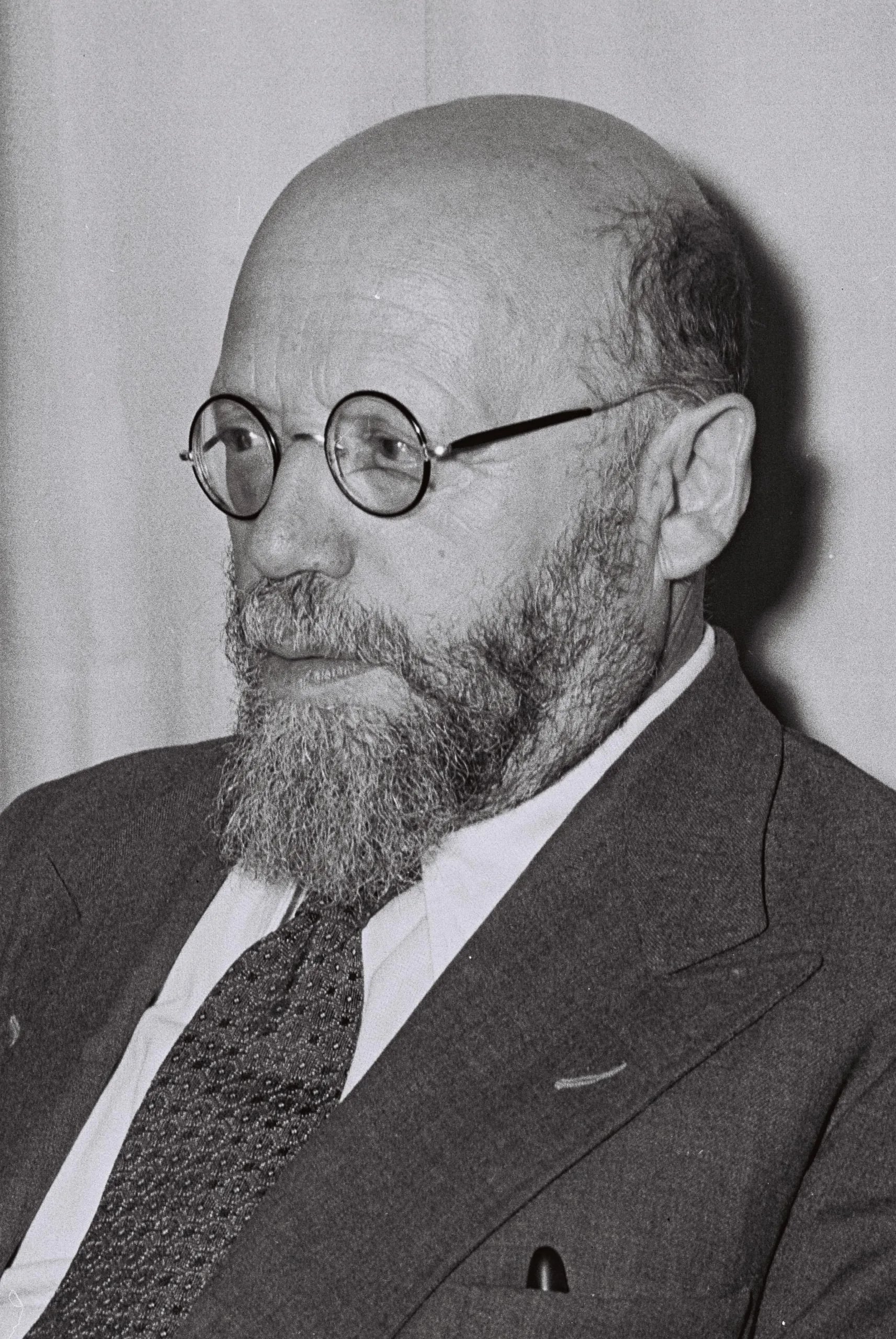 Porträt von Ben-Zion Dinur (1884–1973) – Gedenkseite
