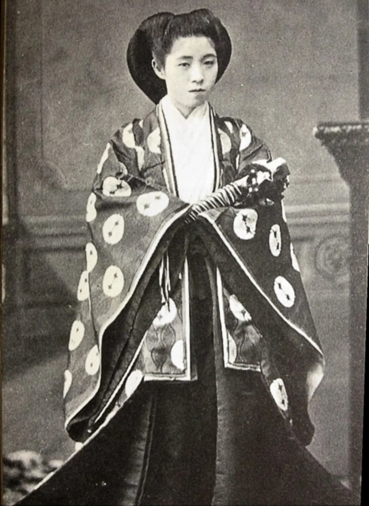 Portrait of Yanagihara Naruko (1859–1943) – memorial page