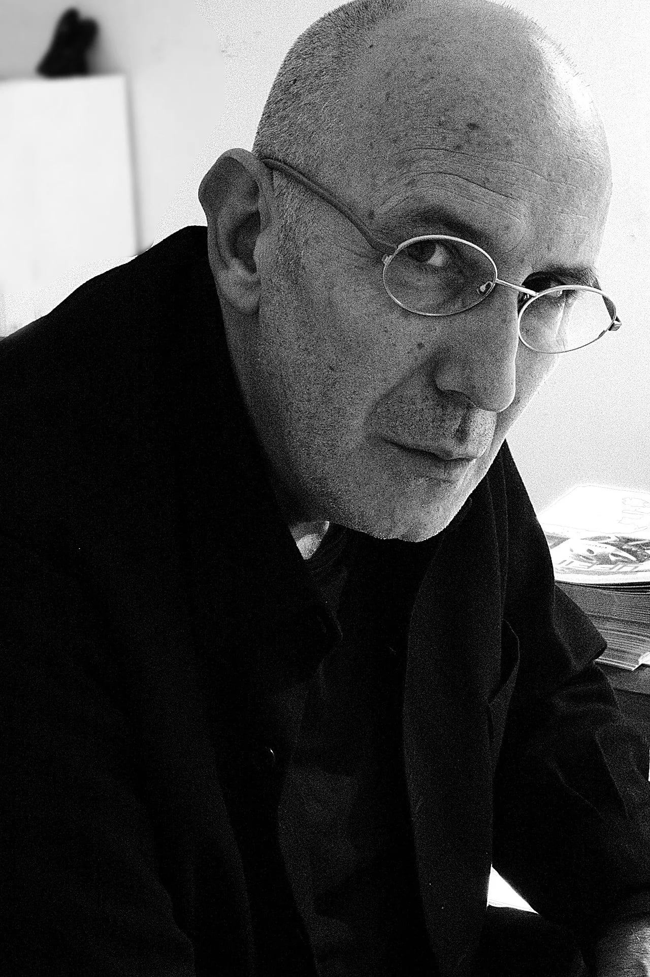 Porträt von Antonio Miró (1947–2022) – Gedenkseite