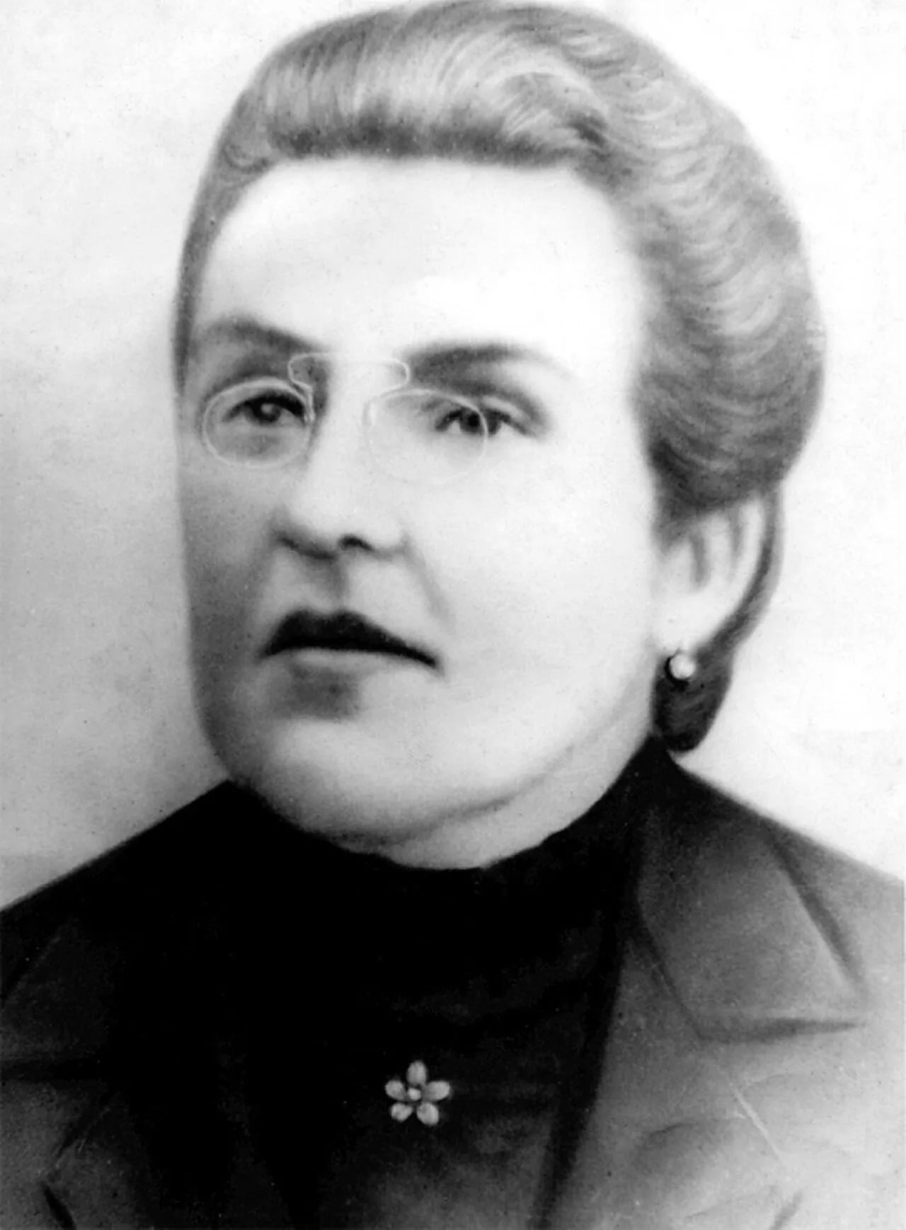 Porträt von Anália Franco (1853–1919) – Gedenkseite