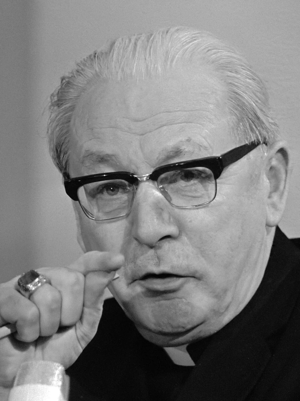 Portrait of Bernard Jan Alfrink (1900–1987) – memorial page