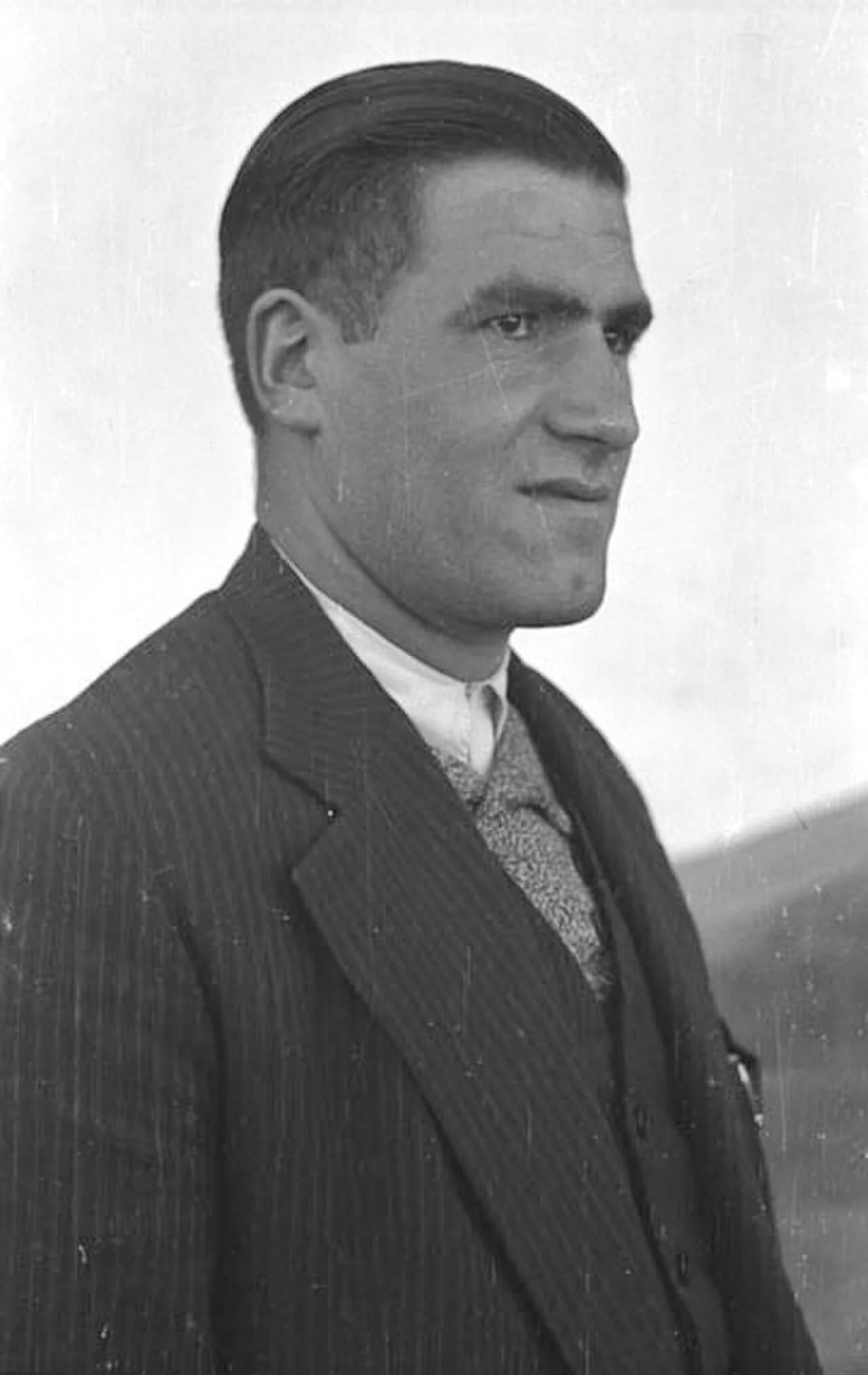 Portrait of Basarri (1913–1999) – memorial page