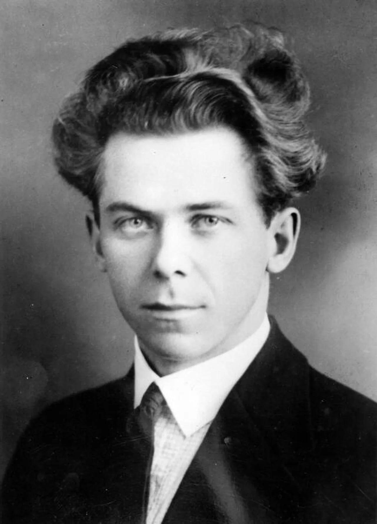 Portrait of Bernhard Nordh (1900–1972) – memorial page