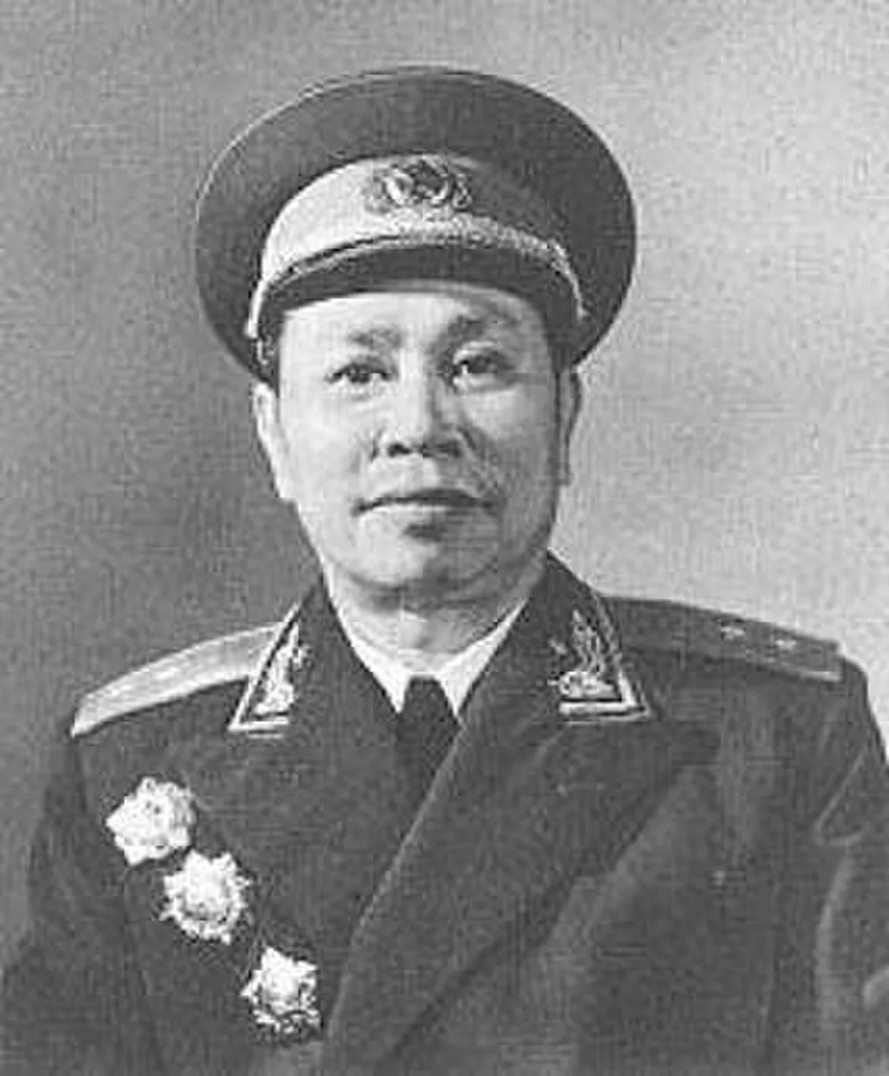 Portrait of Qiu Huizuo (1914–2002) – memorial page