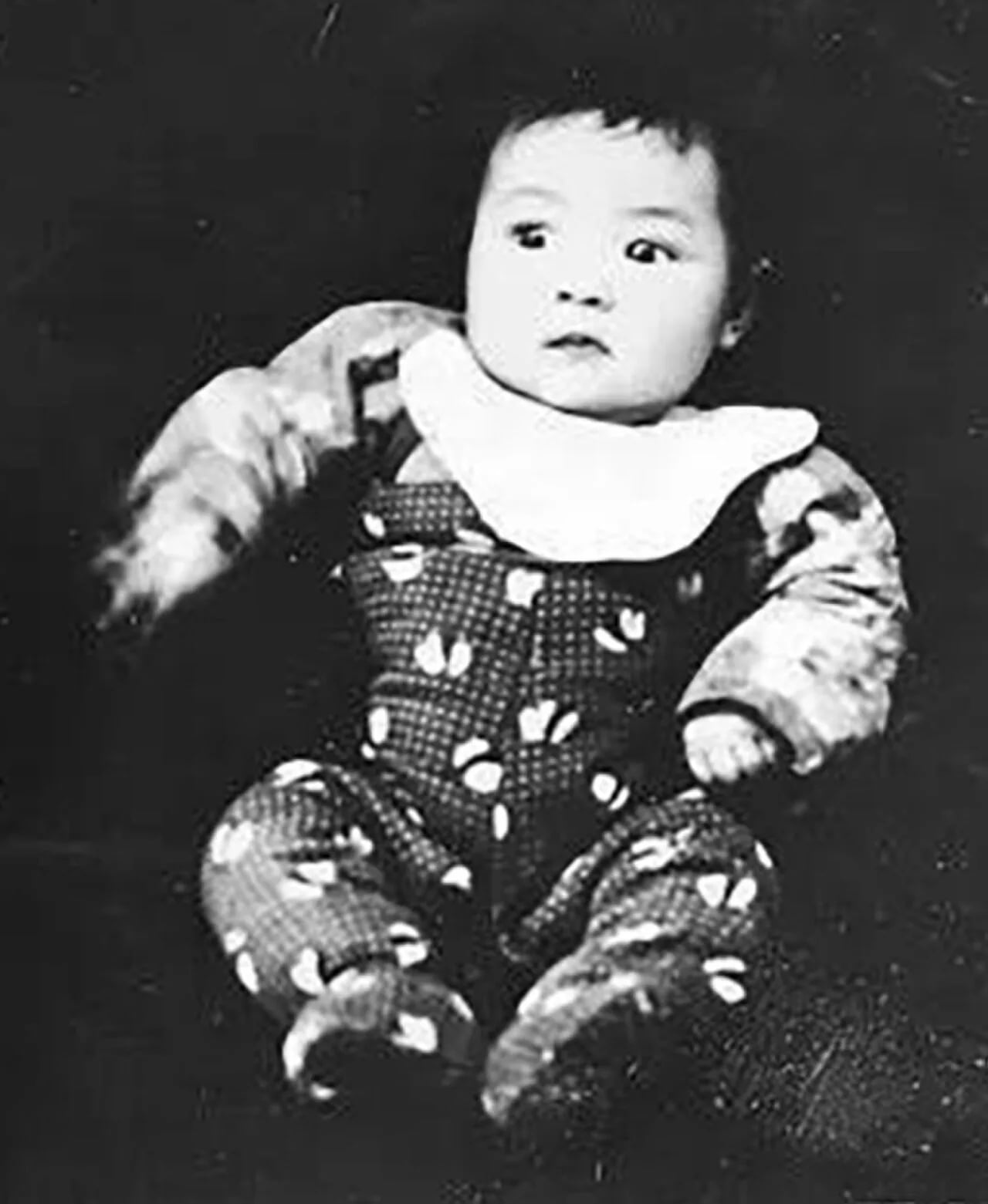 Porträt von Song Zhenzhong (1941–1949) – Gedenkseite