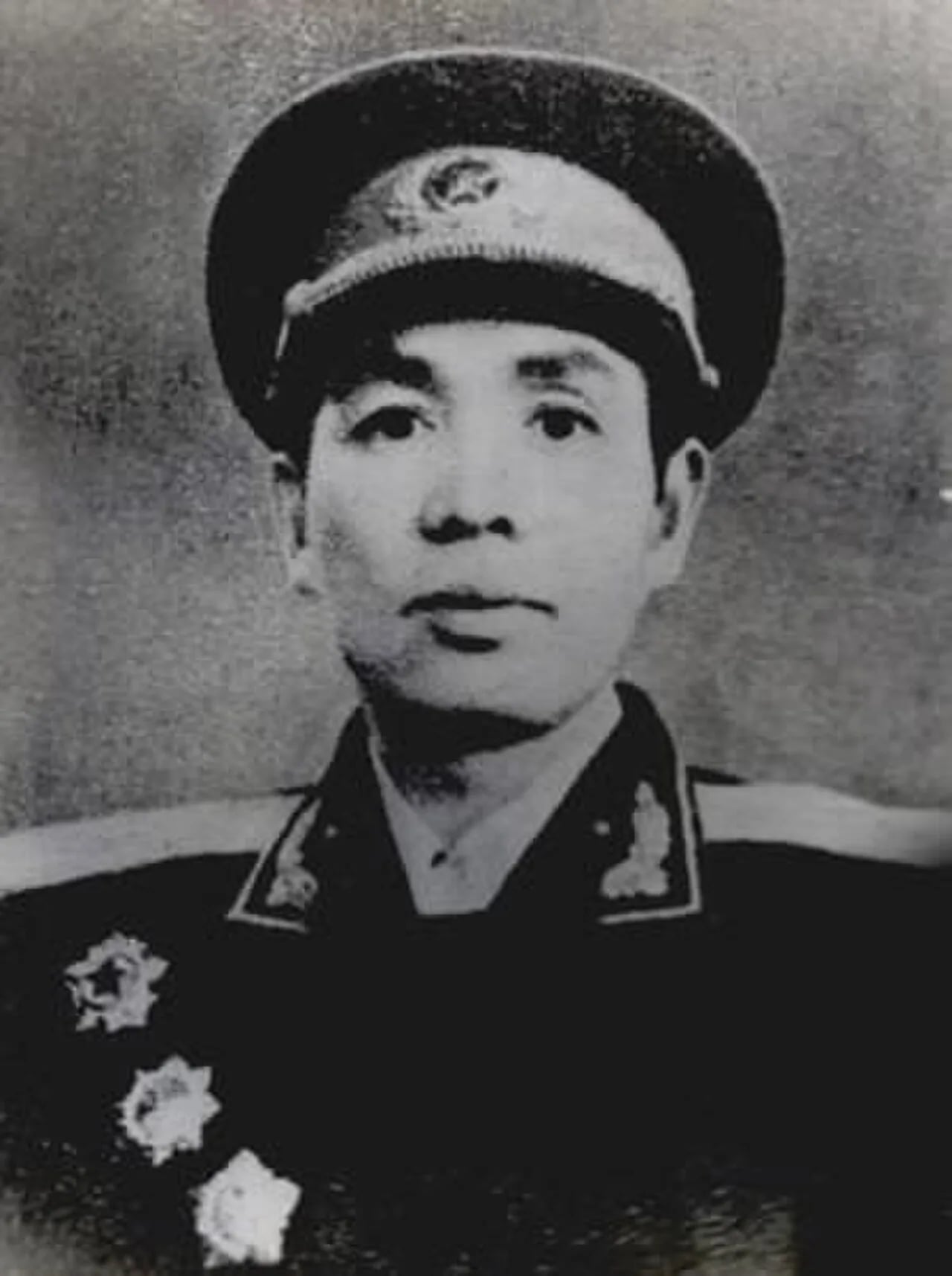 Porträt von Ding Sheng (1913–1999) – Gedenkseite