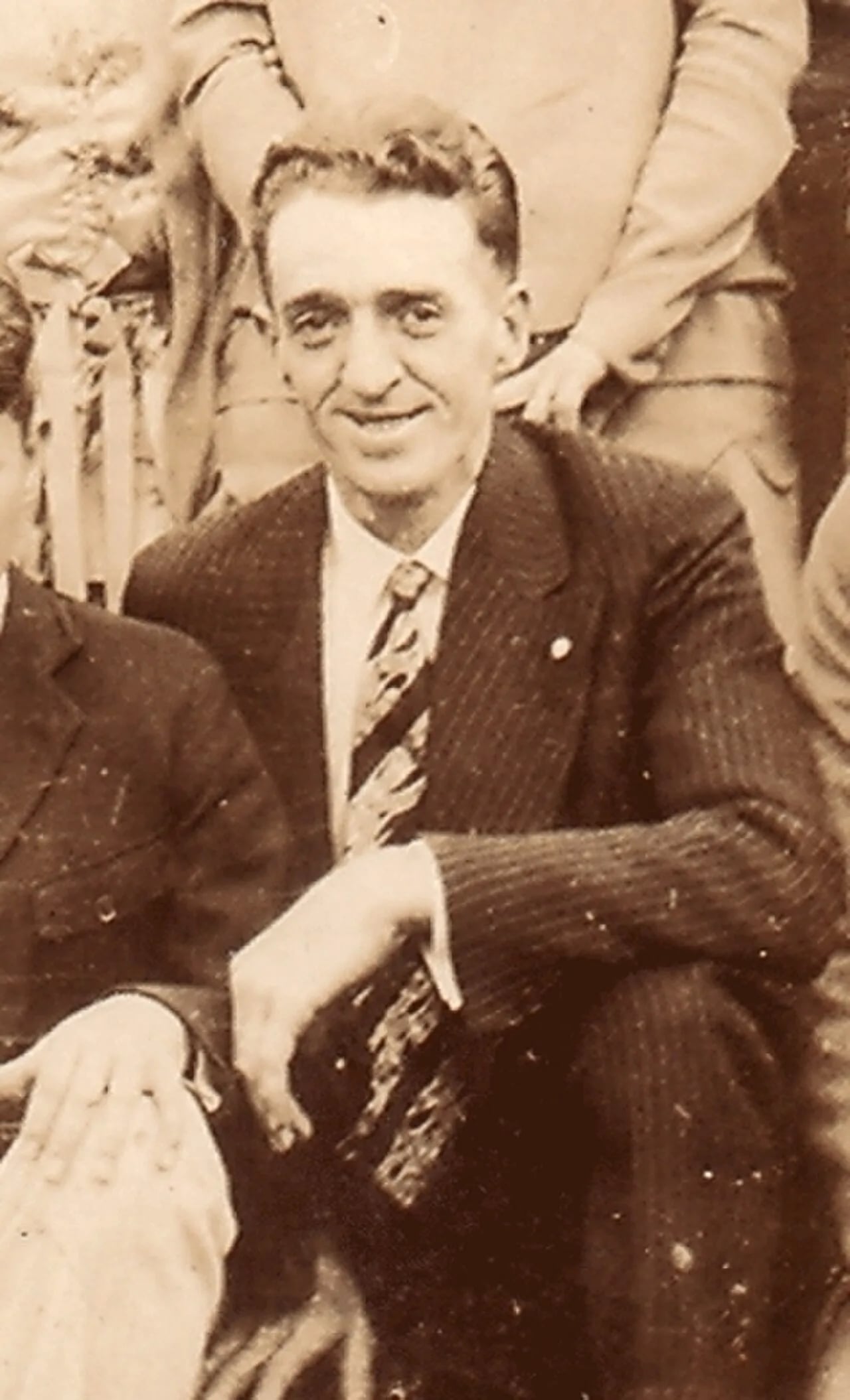 Portrait of Dewey Ernest Lattin (1898–1985) – memorial page