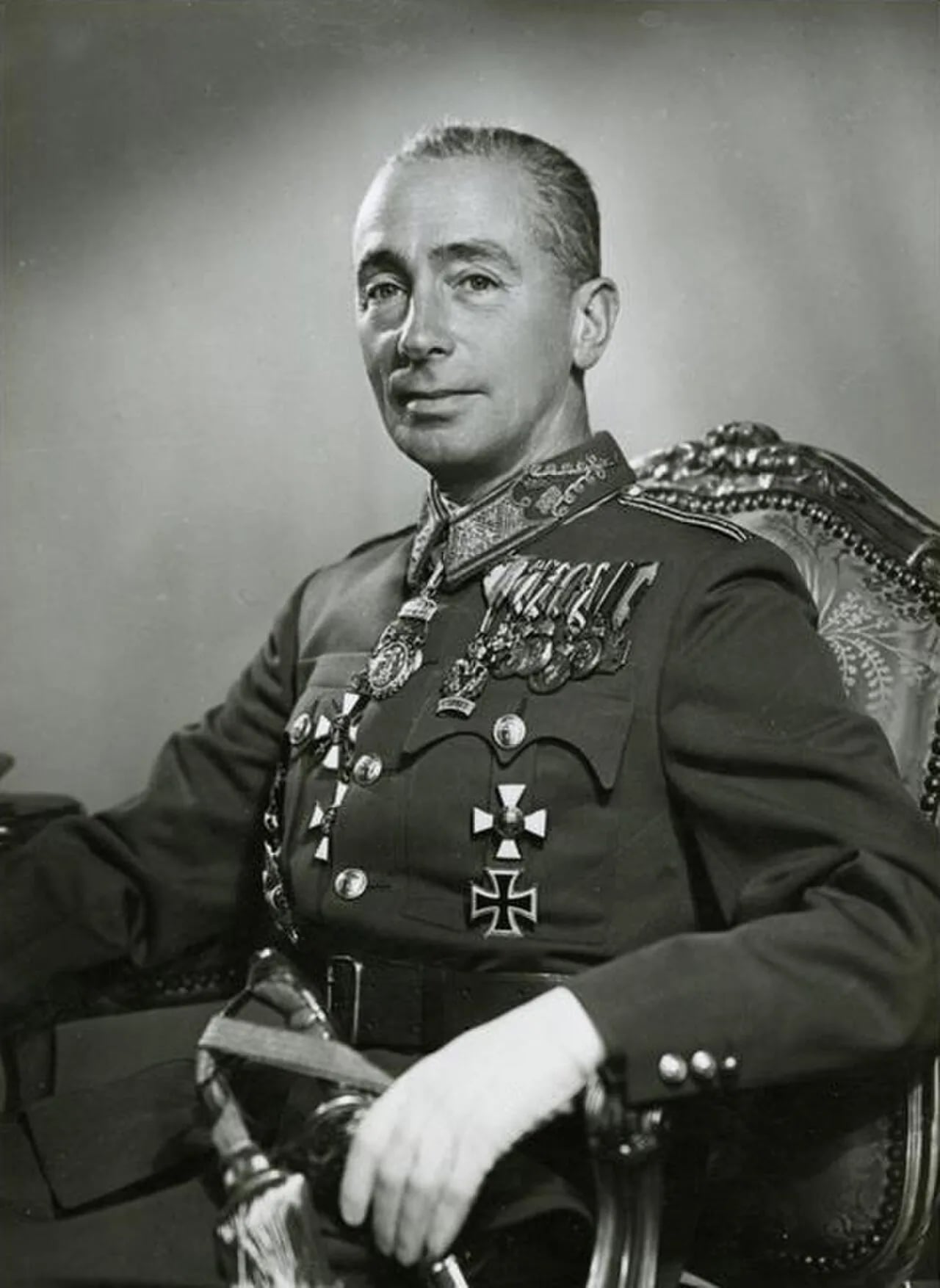 Portrait of Lajos Csatay (1886–1944) – memorial page