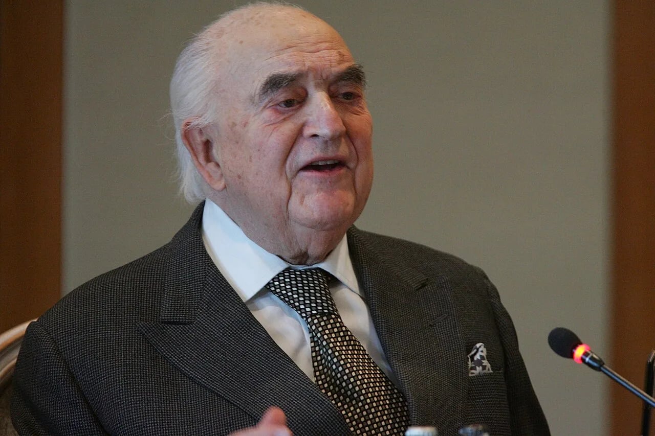 Portrait of George Weidenfeld (1919–2016) – memorial page