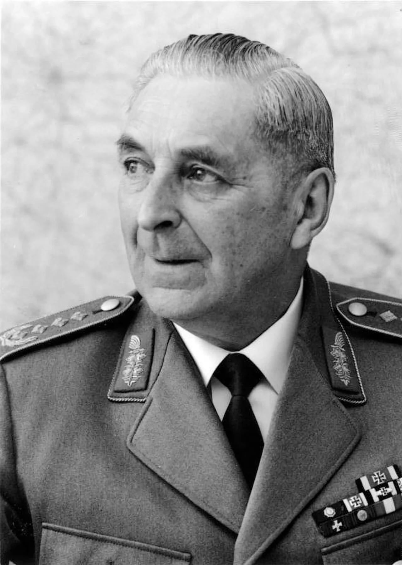 Portrait of Friedrich Foertsch (1900–1976) – memorial page