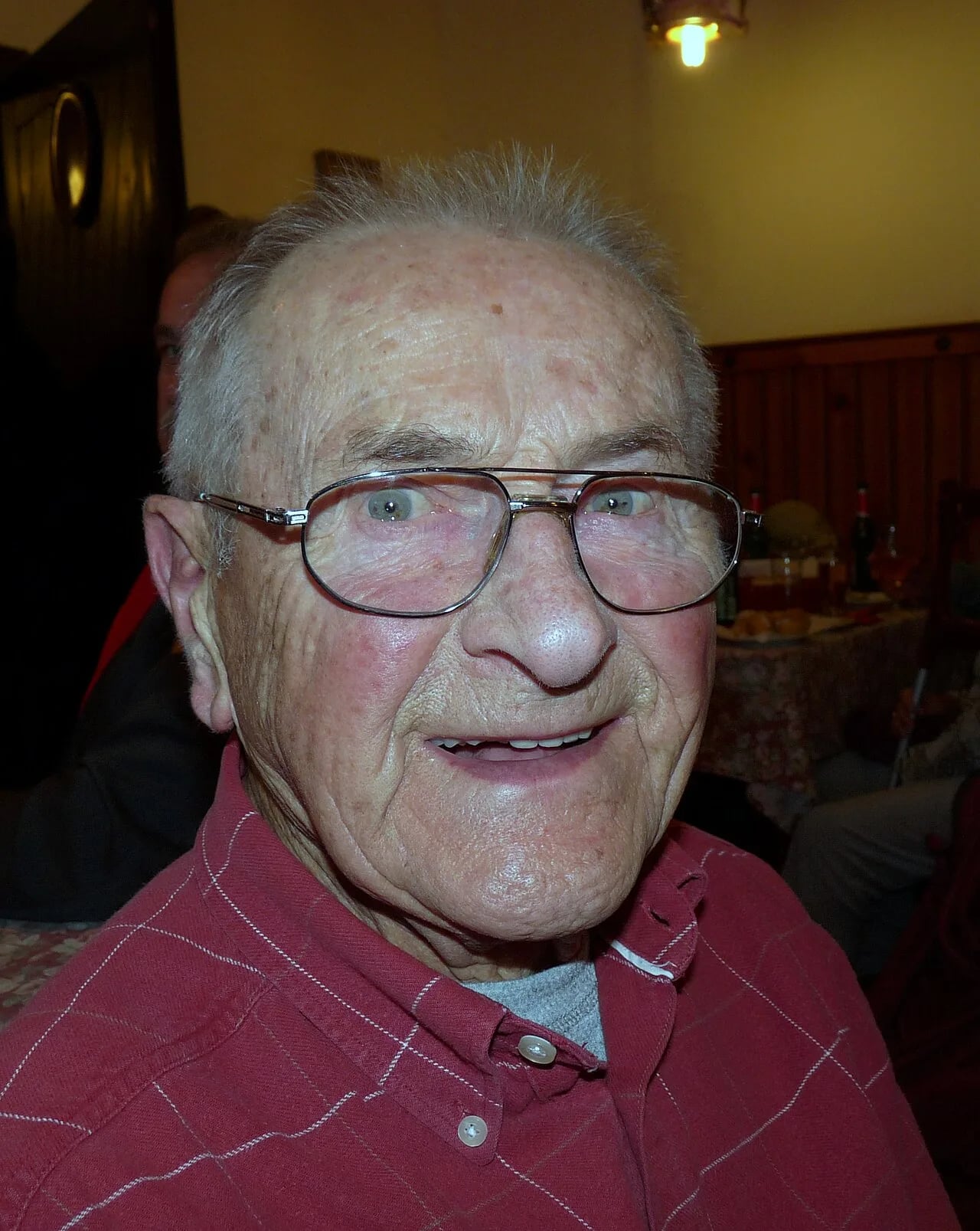 Porträt von Tine Tomazin (1925–2022) – Gedenkseite