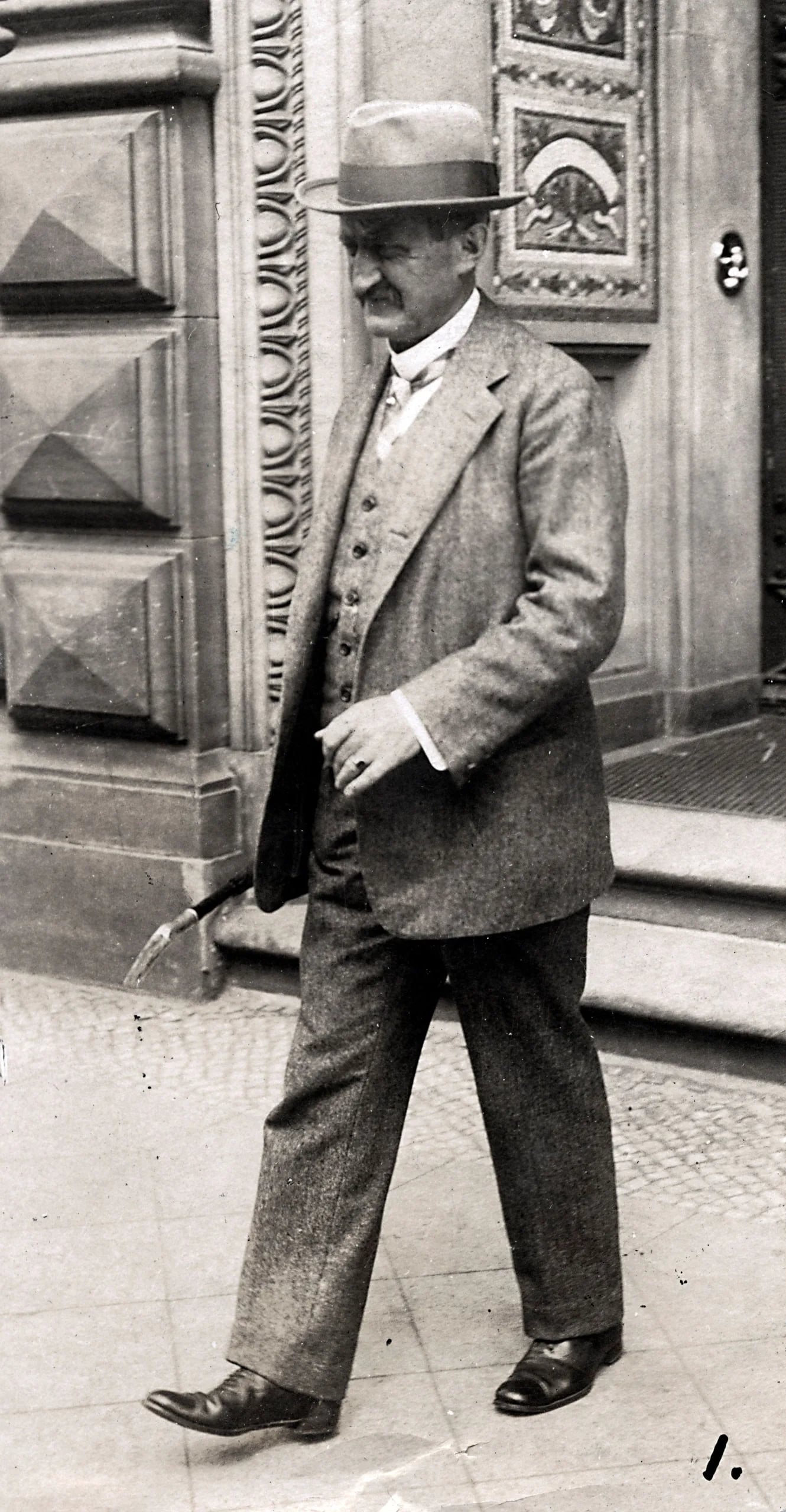 Portrait of Bill Drews (1870–1938) – memorial page