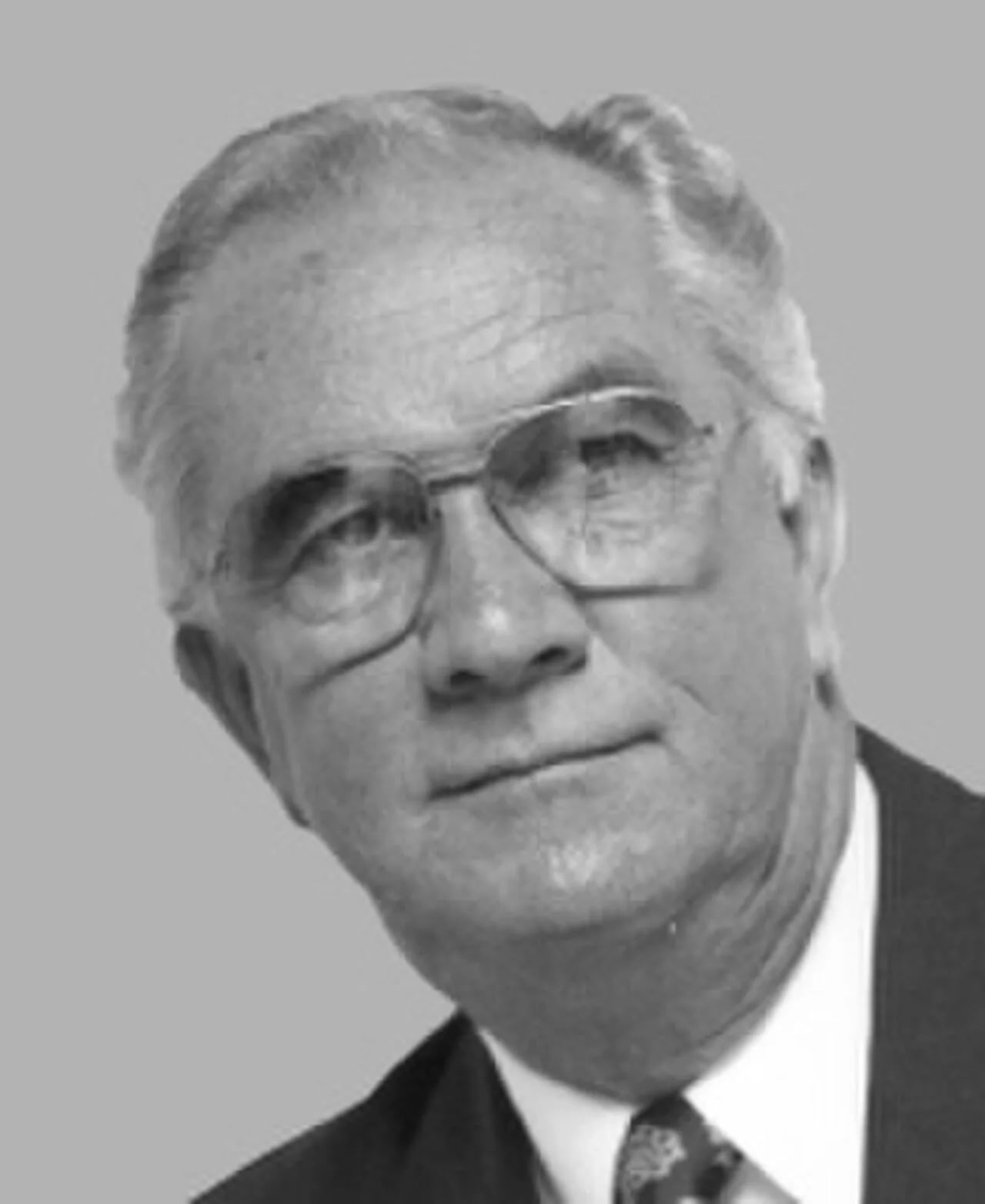Portrait of Bill Hefner (1930–2009) – memorial page